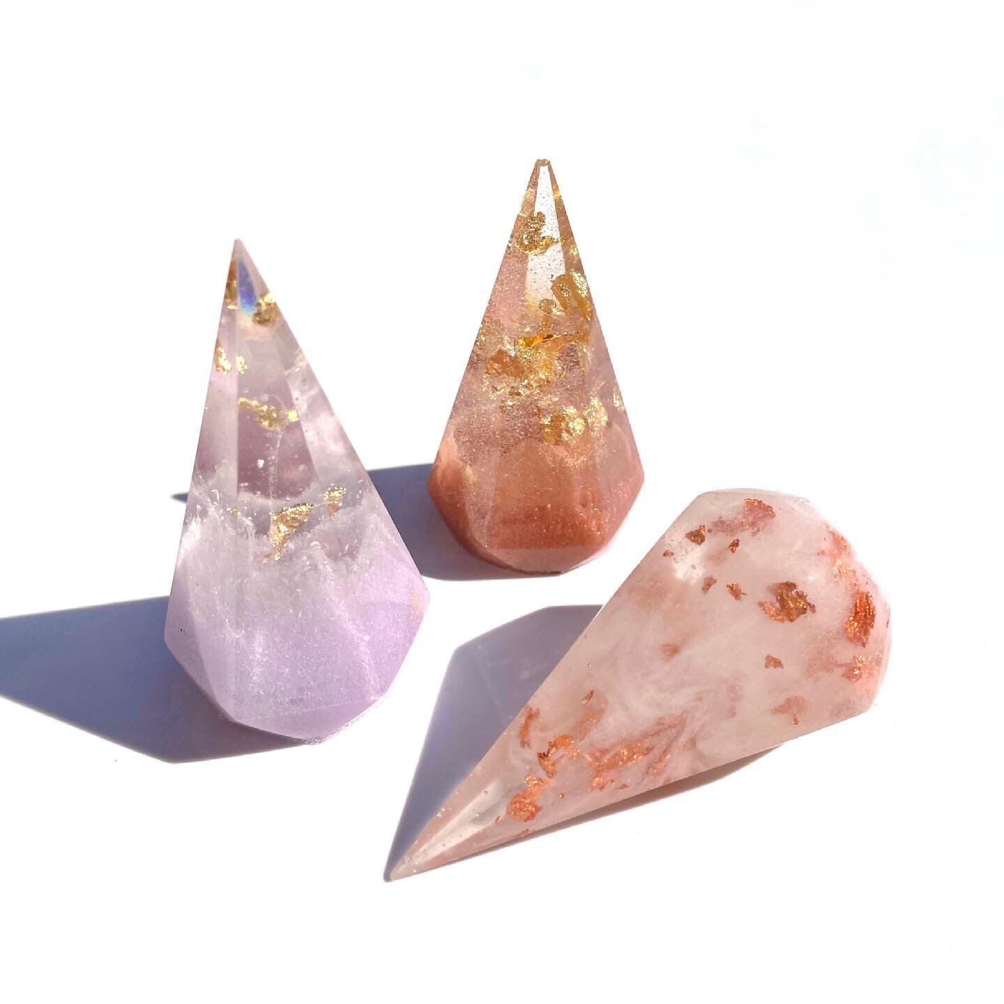 ✨New ring cones ✨

I&rsquo;m exploring both glossy &amp; matte designs and some milky effects. Which is your favorite? 🤍

#resinart #resinartist #resinringcone #ringcone #ringdish #jewelrydish #jewelryholder #ringholder #weddinggifts #weddingpresent