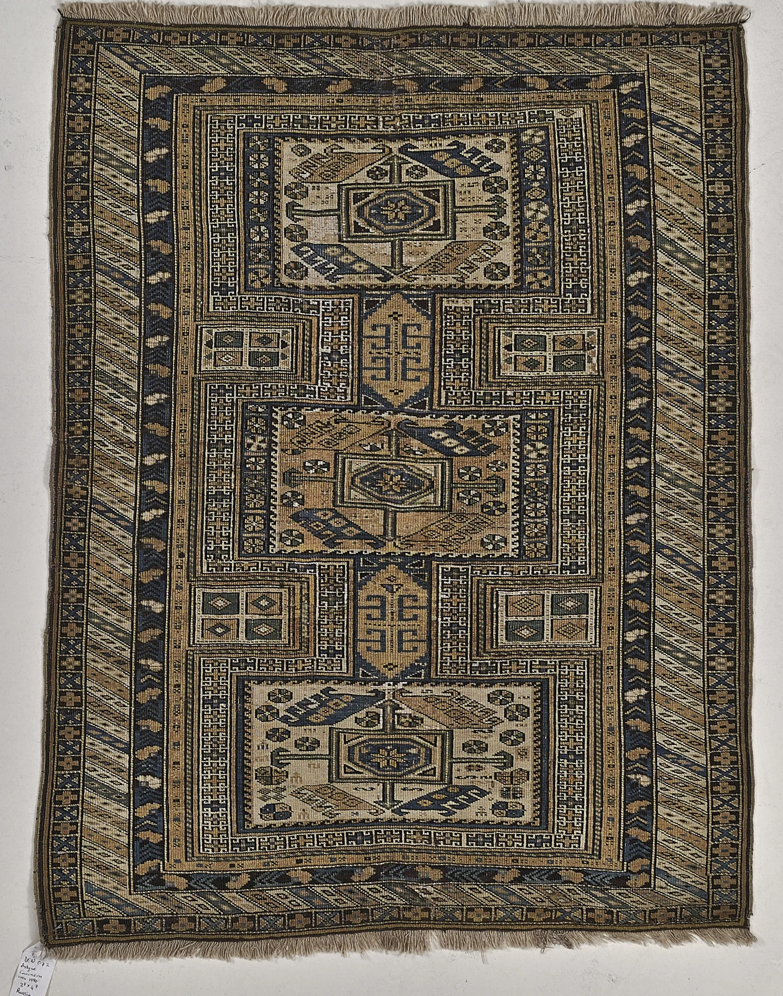 DEN07 ANTIQUE CAUCASIAN C1900 3-7X4-7 -16316JPG IMAGES.jpg