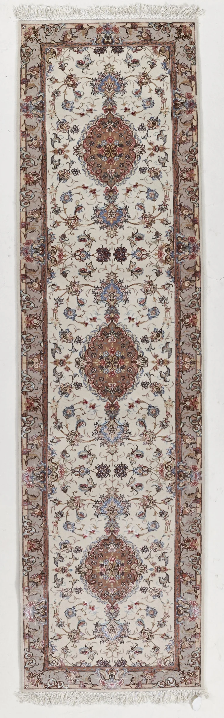 AA67 FINE TABRIZ S-W 10-3X2-816449.jpg