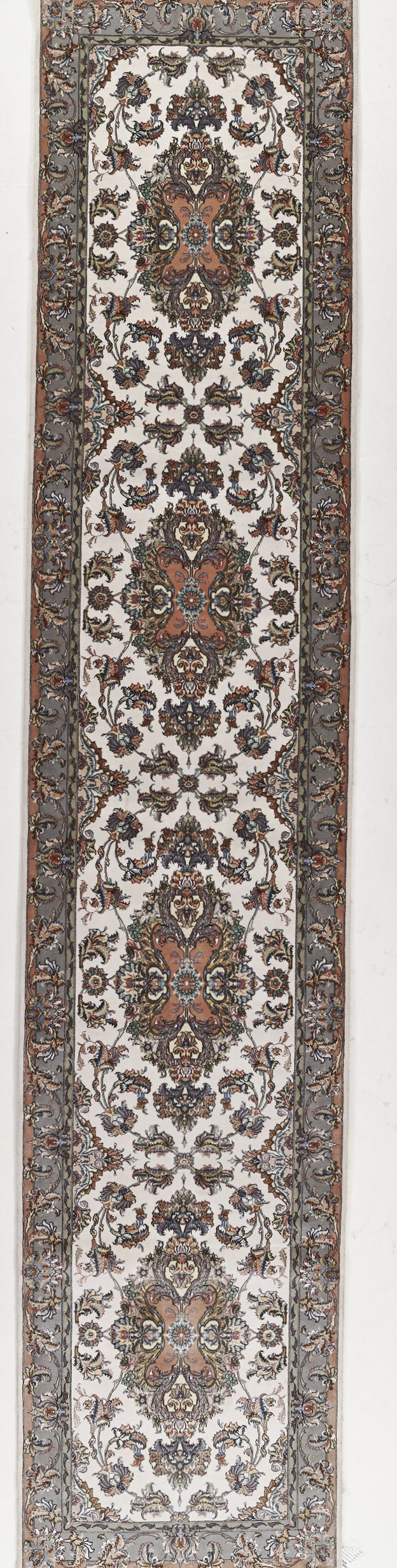 AA70 FINE TABRIZ S-W 14X2-816451.jpg