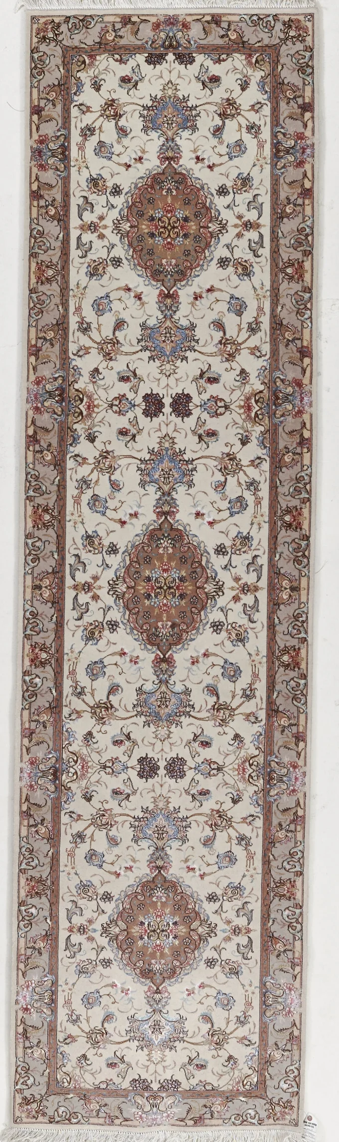 AA68 FINE TABRIZ S-W 10-3X2-816446.jpg