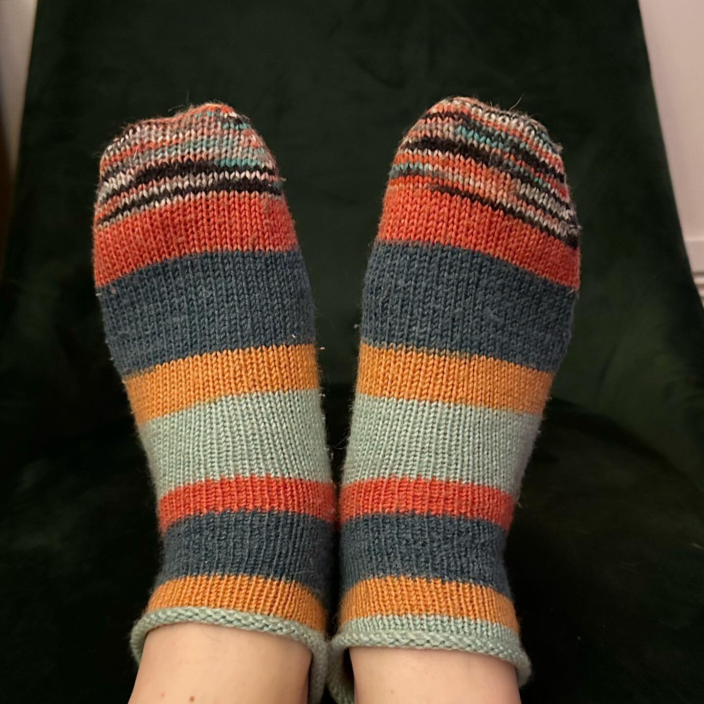 So I wore a very cute outfit today for #meMadeMay Day 19&hellip;and missed my photo op 😆 I&rsquo;m sure I&rsquo;ll put it back on tomorrow but tonight, here&rsquo;s more handknit socks! These are some old @knit_picks shorties, knit from #StrollHandp