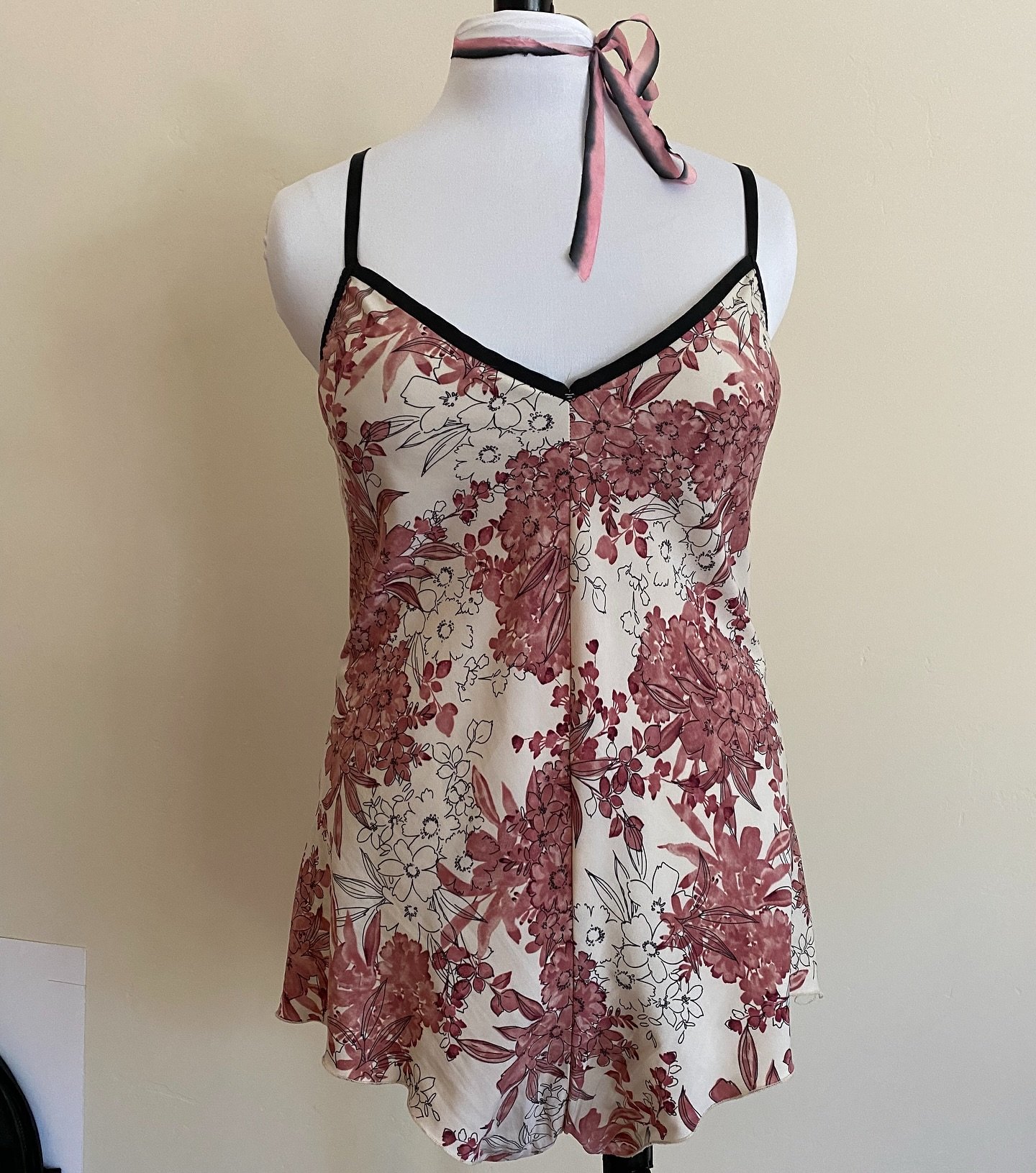 Pajamas (or lingerie!) for Day 18 of @gertie18 #CharmPatterns #MeMadeMay2025 means sharing both - I love making lingerie, and looking back at these old projects has me itching to make more soon! If you&rsquo;ve never tried sewing lingerie, I highly s