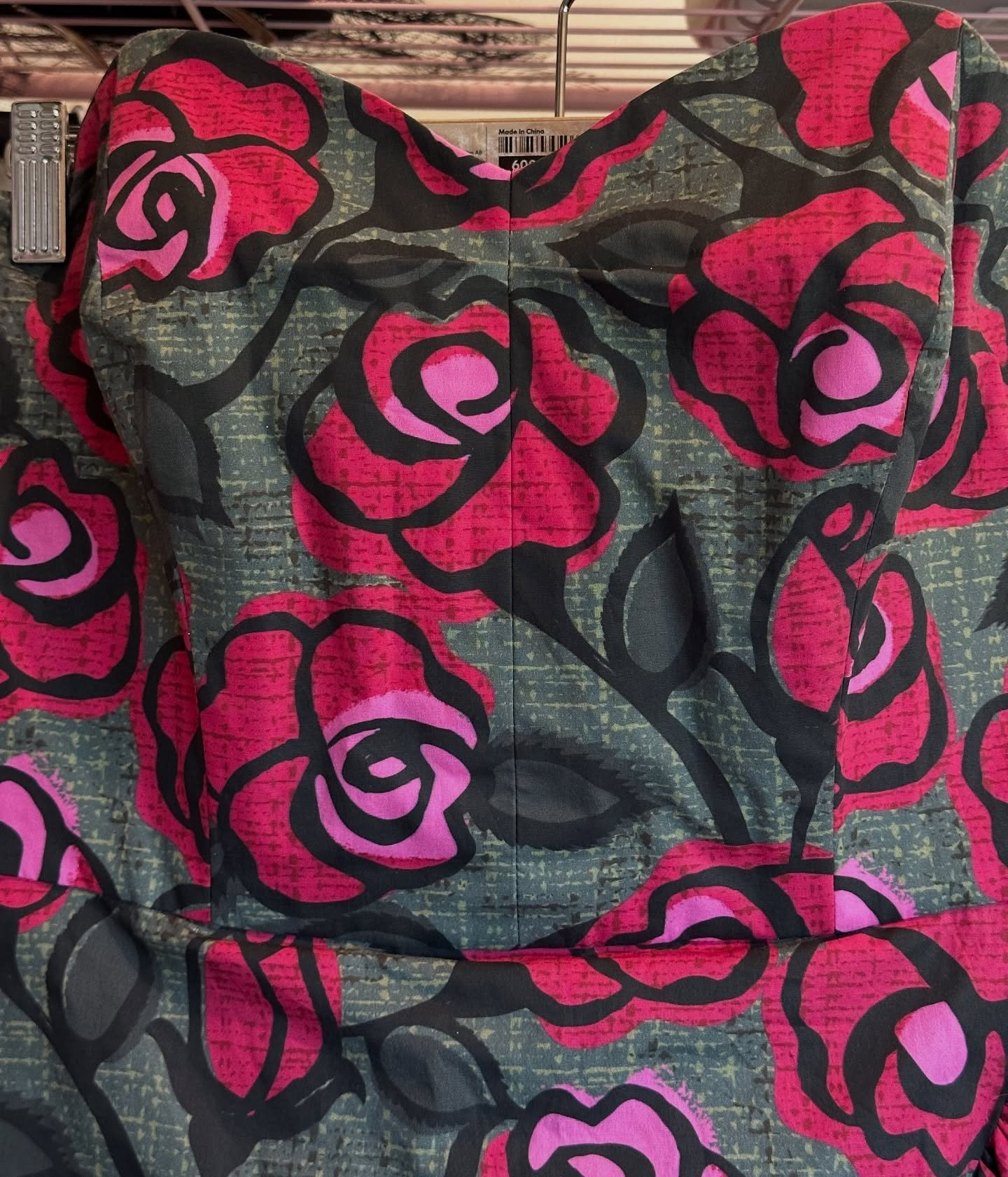 A day late because I needed some fresh photos for one of my favorite topics - pattern matching! Day 21 of @gertie18 #CharmPatterns #MeMadeMay2025 is about &ldquo;Print Mixing or Pattern Matching&rdquo; and I&rsquo;m such a nerd for pattern matching! 