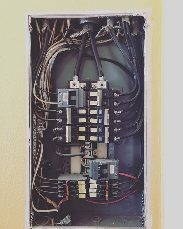 BEFORE &amp; AFTER (and a few in the middle) pictures of today&rsquo;s panel change.  We changed a 200 amp Federal Pacific panel to a 200 amp Square D Homeline. Happy to help @tylerhorstrealty close another beautiful home! 🏠 #electrician #realestate