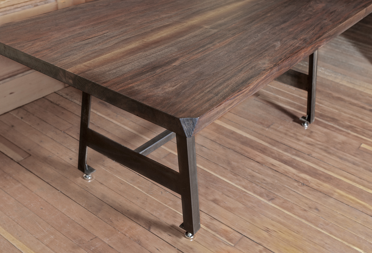Walnut.bookmatched.dining table.HQM42.jpg