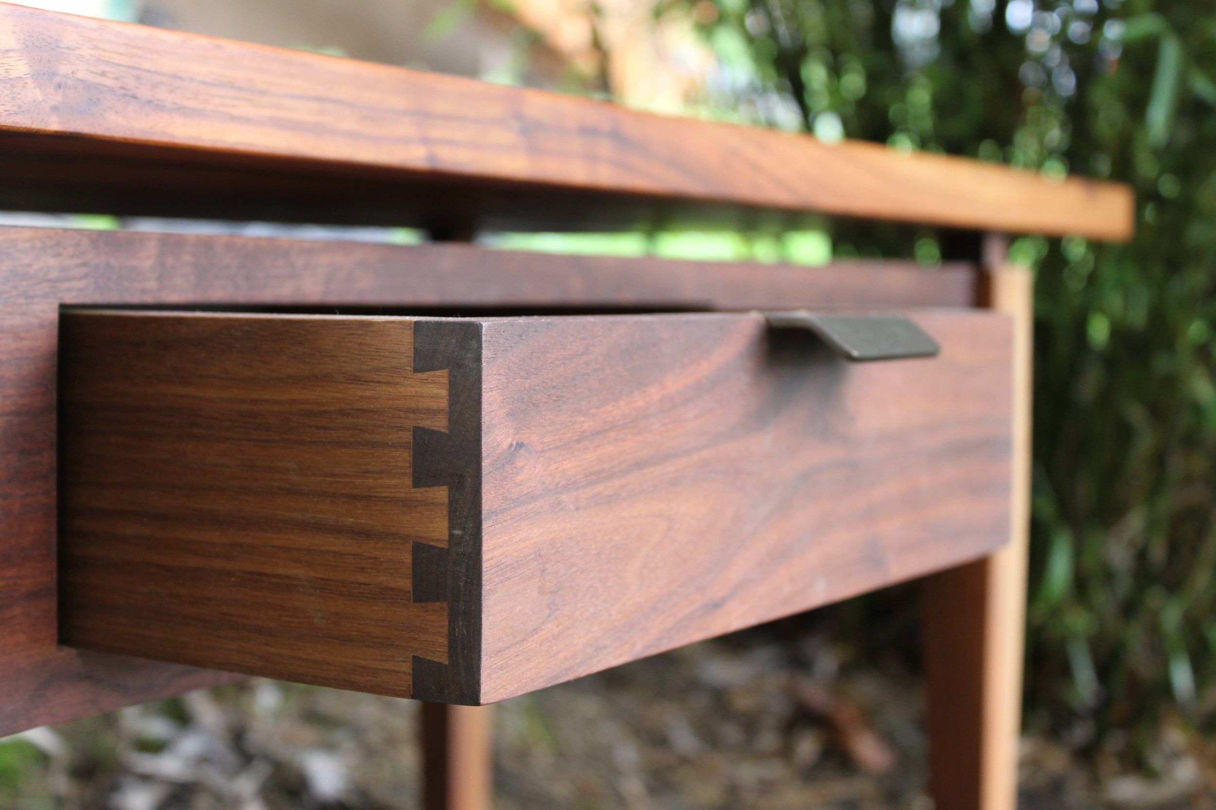 Walnut Coffee Table.Drawer Detail.jpg