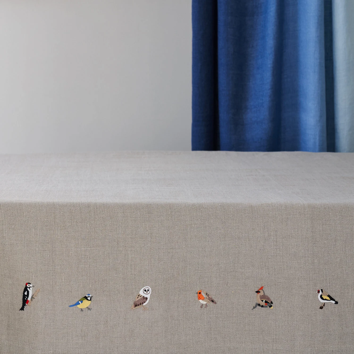 Craft-Editions-Mogalakwena-Bird-and-Leaf-Tablecloth-1.jpg
