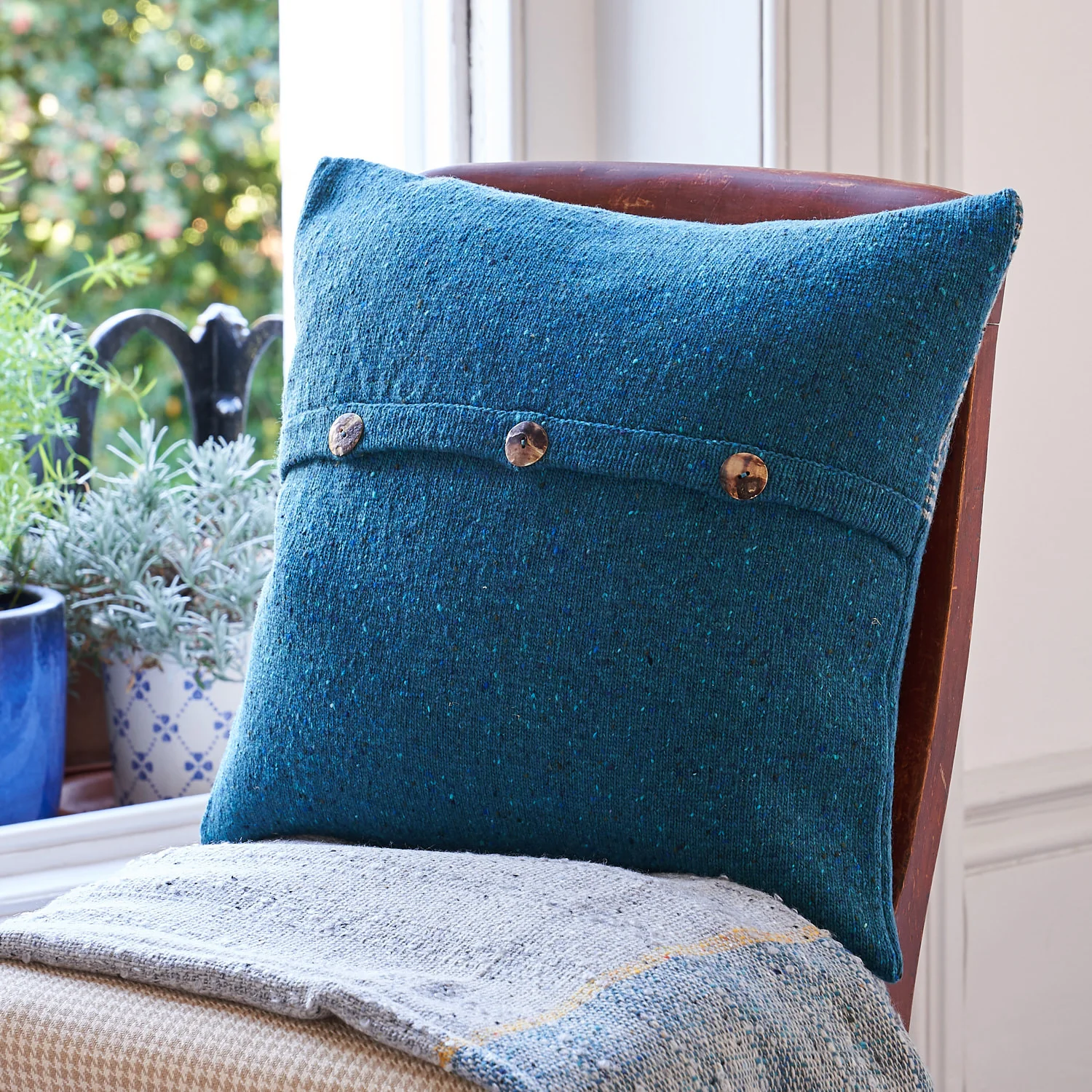 Craft-Editions-Kate-Jones-Knitwear-Pebble-Cushion-8.jpg