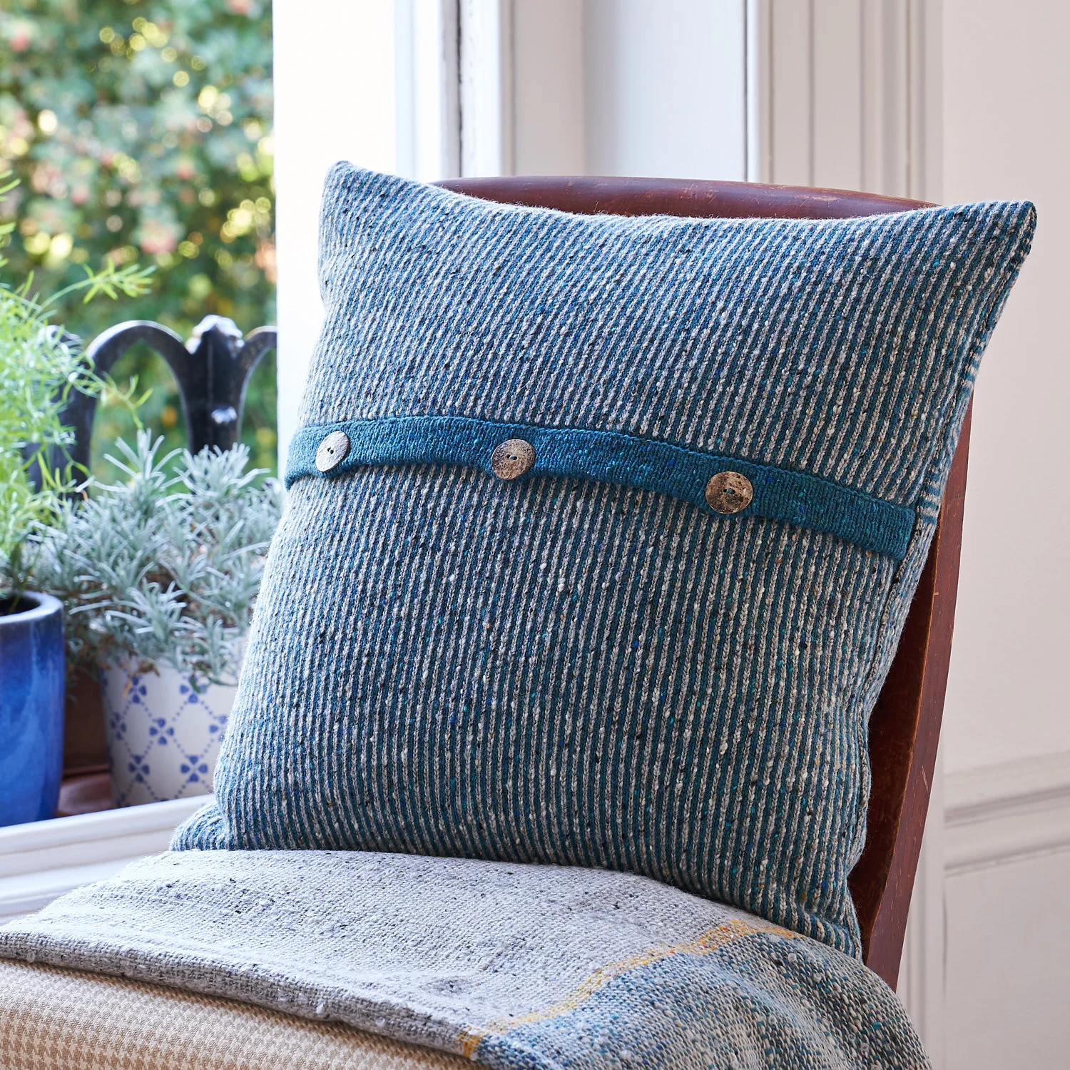 Craft-Editions-Kate-Jones-Knitwear-Pebble-Cushion-10.jpg