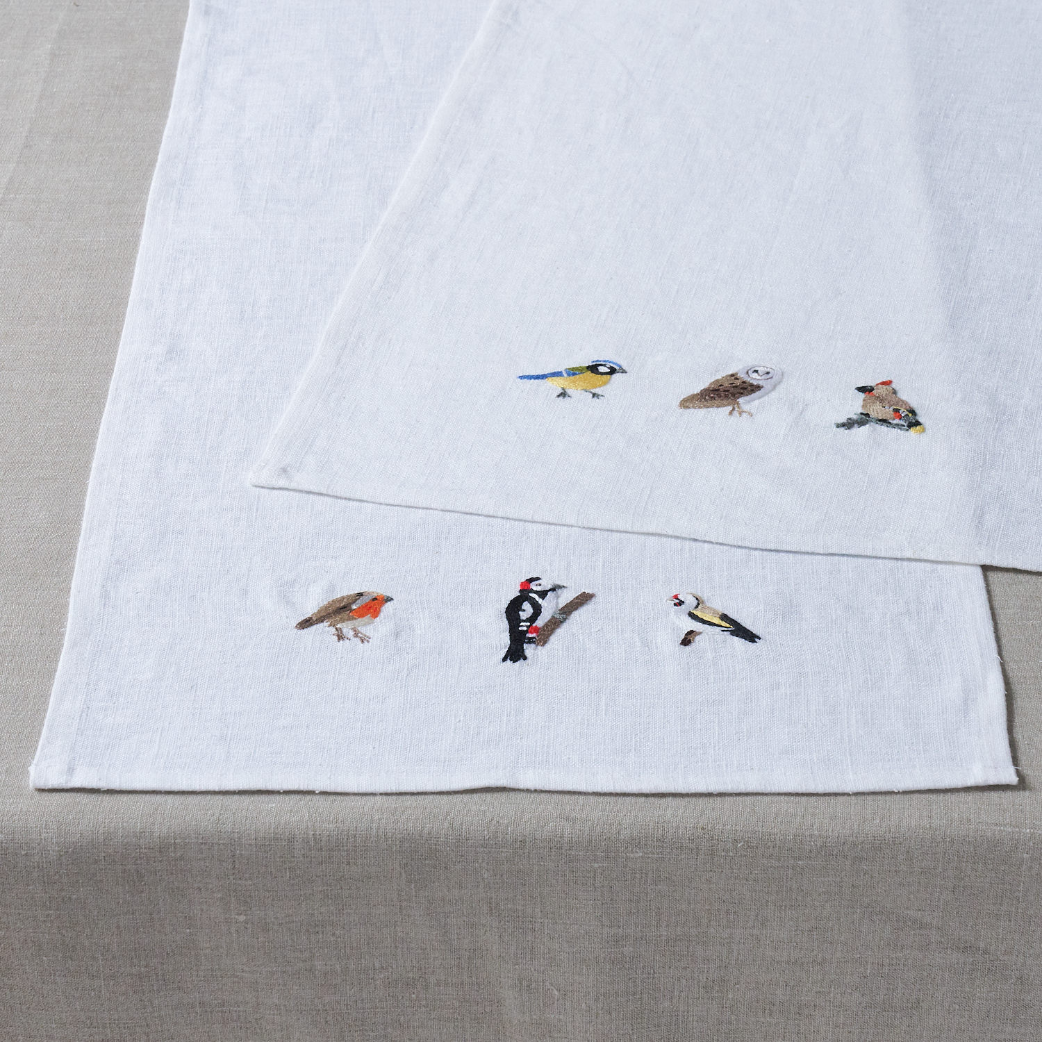 Craft-Editions-Mogalakwena-British-Bird-Table-Runner-1.jpg