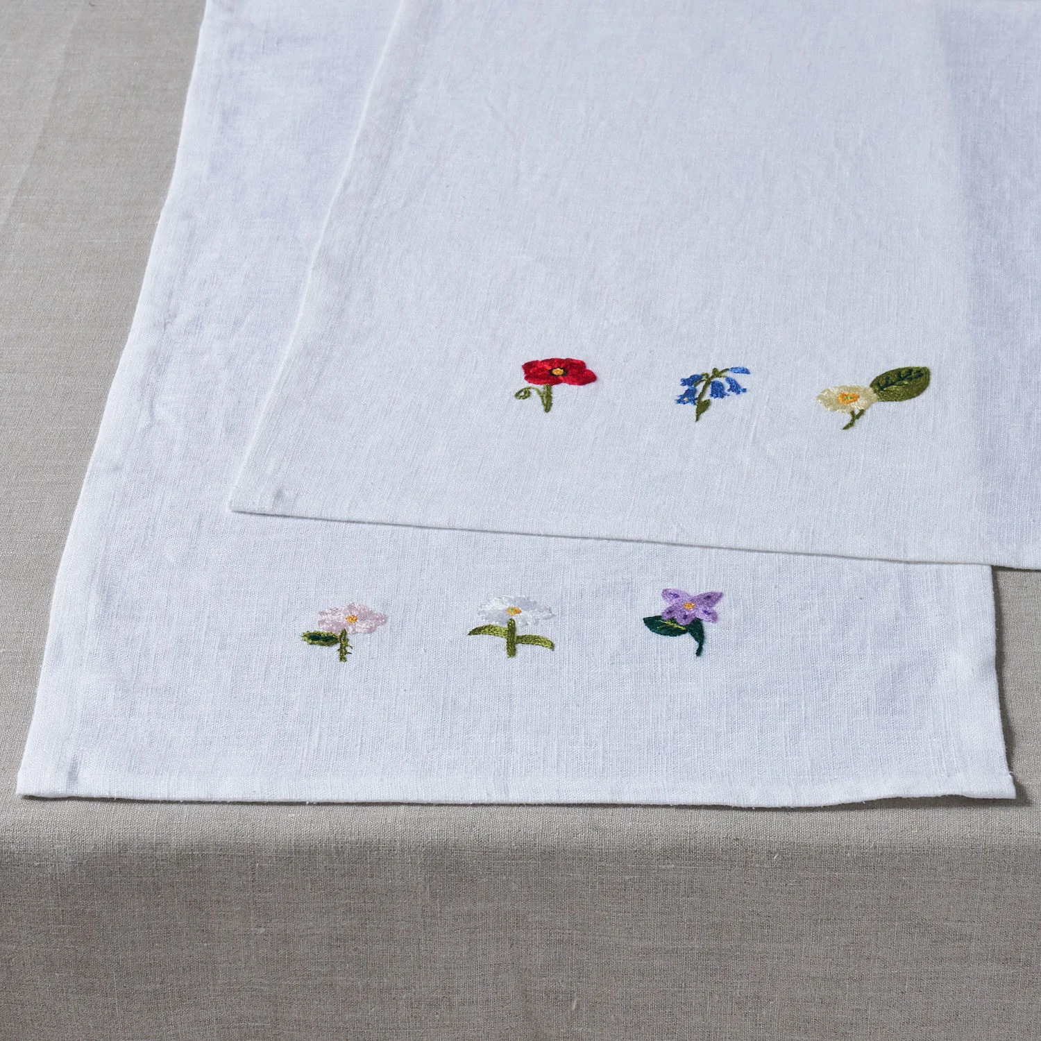 Craft-Editions-Mogalakwena-British-Wild-Flowers-Table-Runner-1.jpg