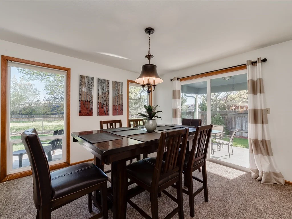 024_Dining Area.jpg