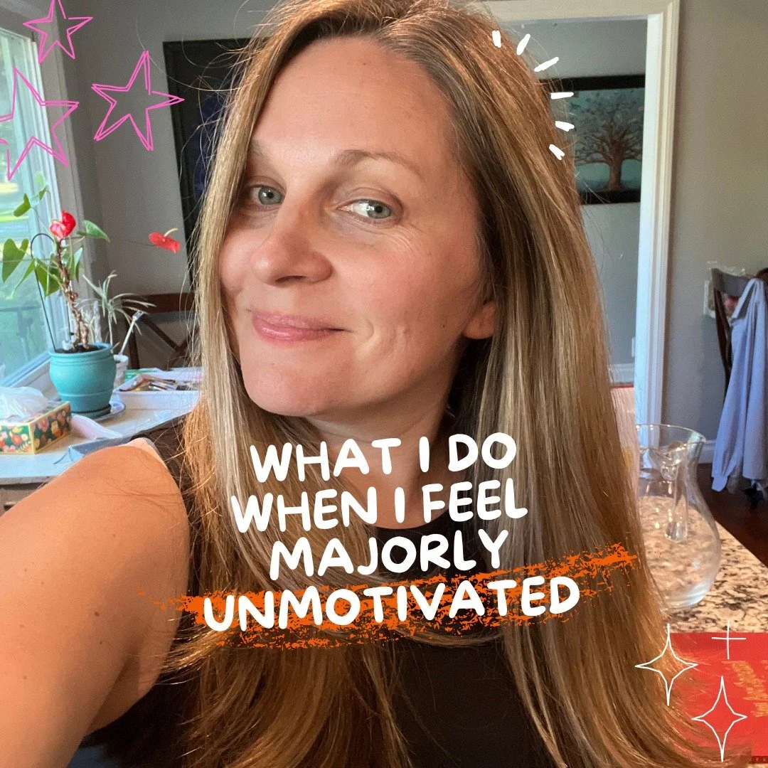 What do you do when you feel unmotivated?? Tell me in the comments! 

I've got a lot more words about this topic on last week's pod, No. 245: Finding your flow when motivation dips. 

Listen artistsforjoy.org/pod/245 or click the link in bio!