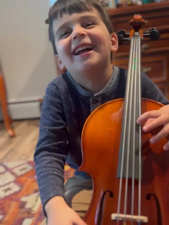 Our cello jourey continues with these two. One of them is much more agreeable 😅 see if you can guess which one! 🤭 Eva is almost done with book one 🤩 and Eli is&hellip;well, having a blast! 🎶 We love Suzuki and our teacher @haleydelisle 🎻 and @md