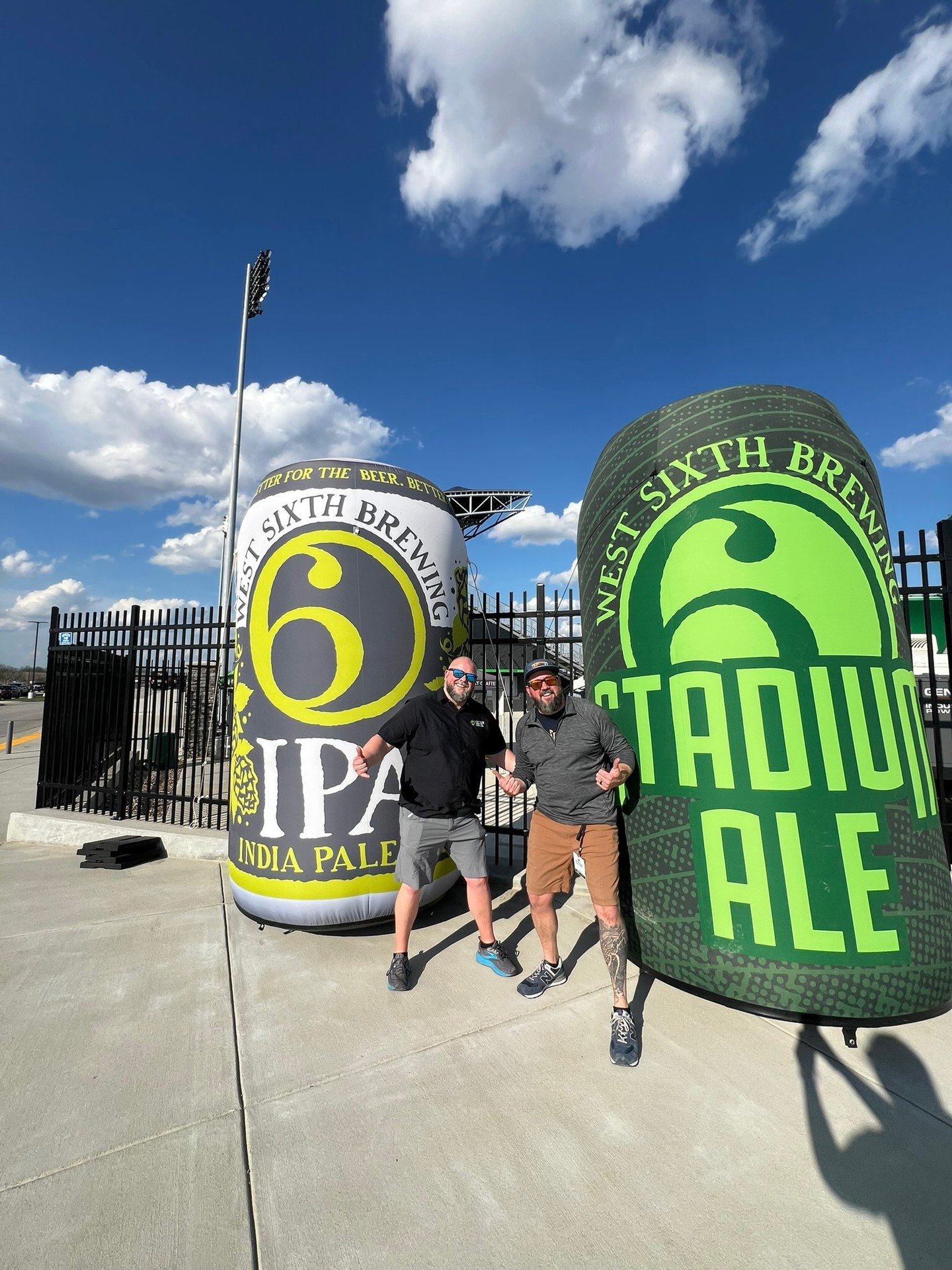 BIG CANS, BIG MATCH! 💥⚽ Catch us at Lexington Sporting Club slinging beers during their U.S. Open Cup match vs. LouCity, Wednesday 4/1! Gates at 6, match at 7 - grab your tickets now, your beers tomorrow, and #LEXGO 

#localbeertastesbetter #stadium