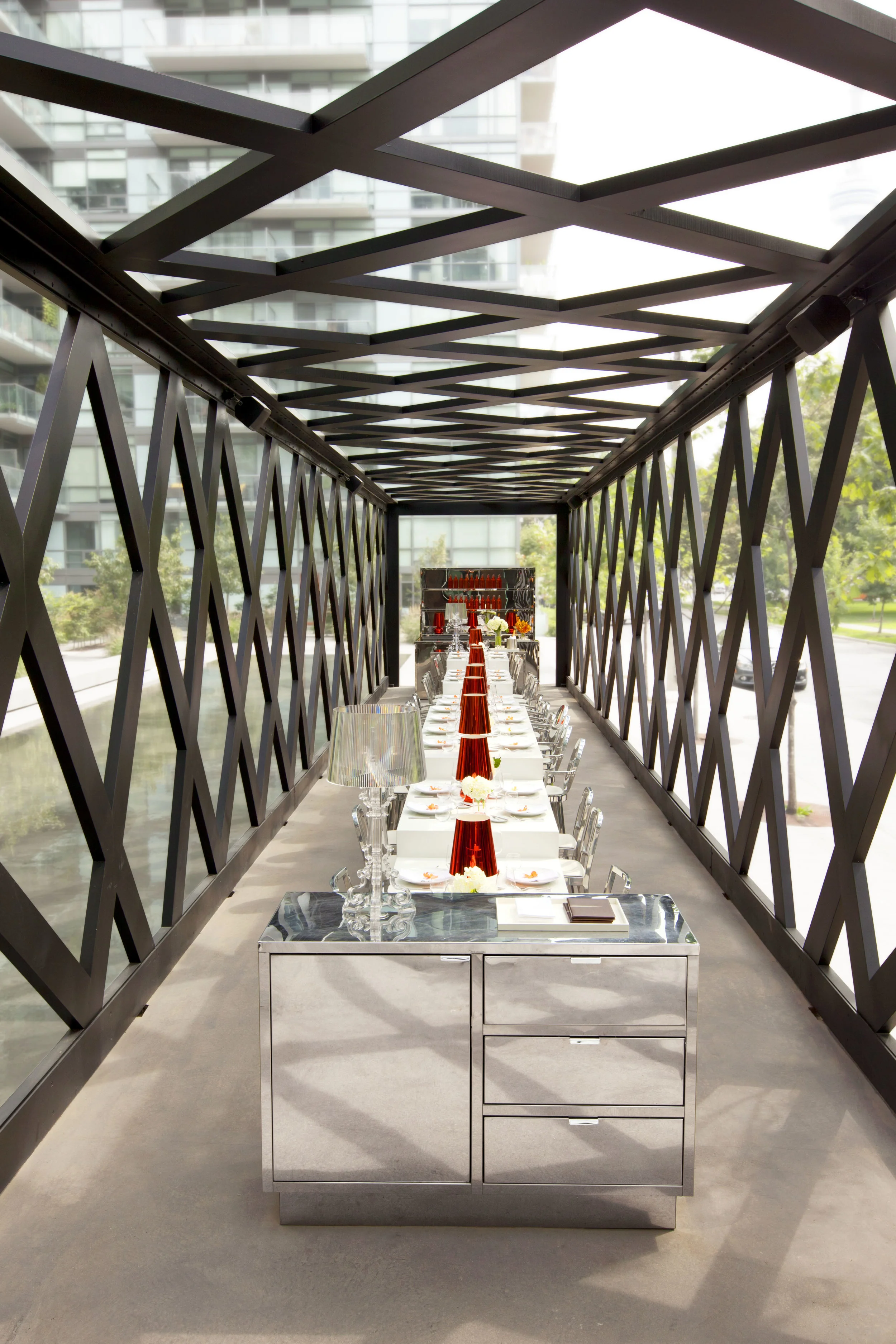 Thompson Hotel Pavilion - interior view, dining perspective
