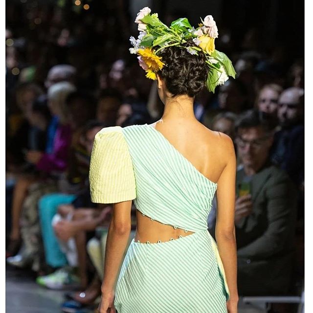 #NYFW is not just about the clothes. Hair plays a major role, too! Here are some of my favorite hairstyles from the Spring 2020 runways! #nyc #nychair #nyfwhair