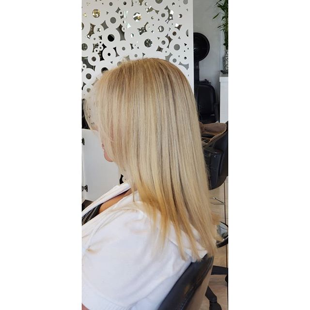 #HappySunday from this happy customer- Kathy's new #extensions match her beautiful color perfectly! Come into @hairapthist_etc salon for a FREE #consultation and we can get started on the hair of your dreams! SWIPE for the before, during, and after ?