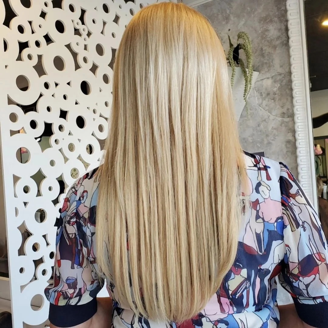 Think Different, Think Bigger when it comes to your Hair Extensions ✨️

Tape ins are uncomfortable, limiting, often visible, and not secure. The first photo is our final look, and then swipe through to see the transformation from start to finish!

If