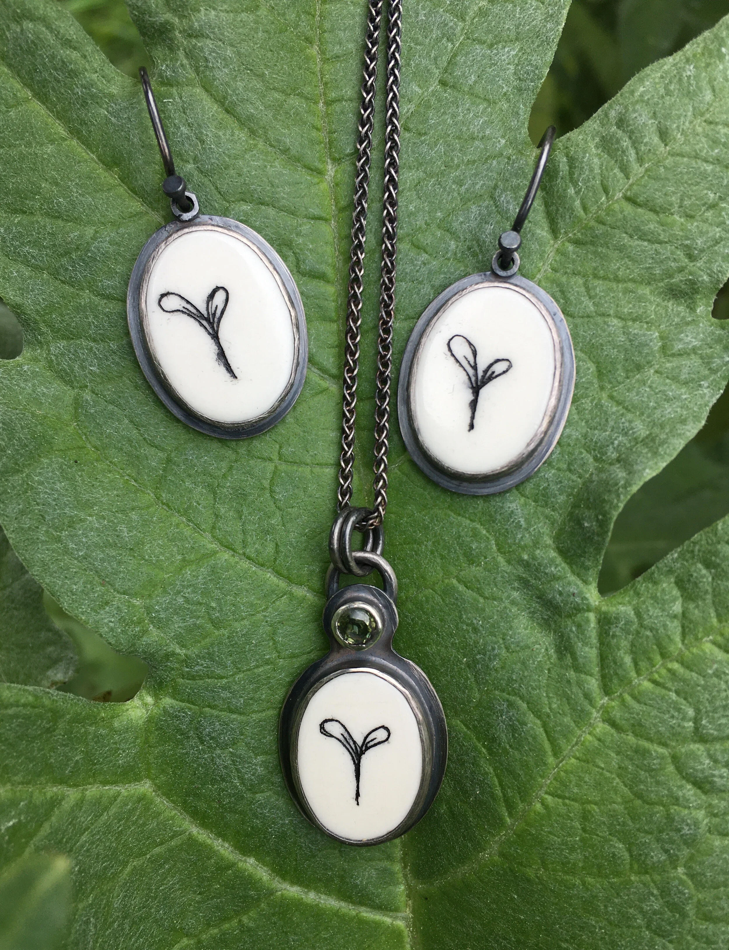 sprout pend. and ear..jpg