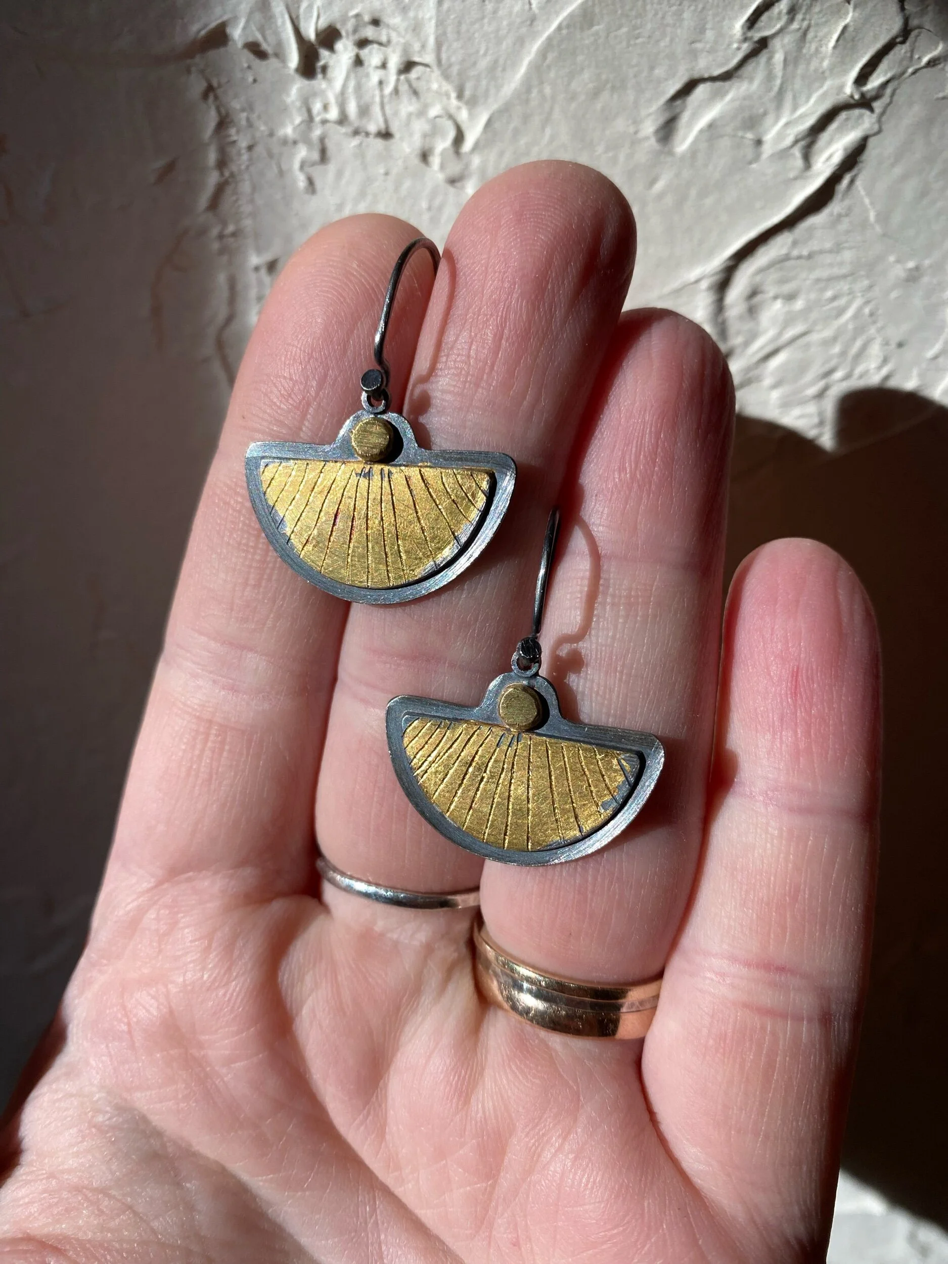 4D745F3C-0E53-444B-99F4-5F09276C3D64