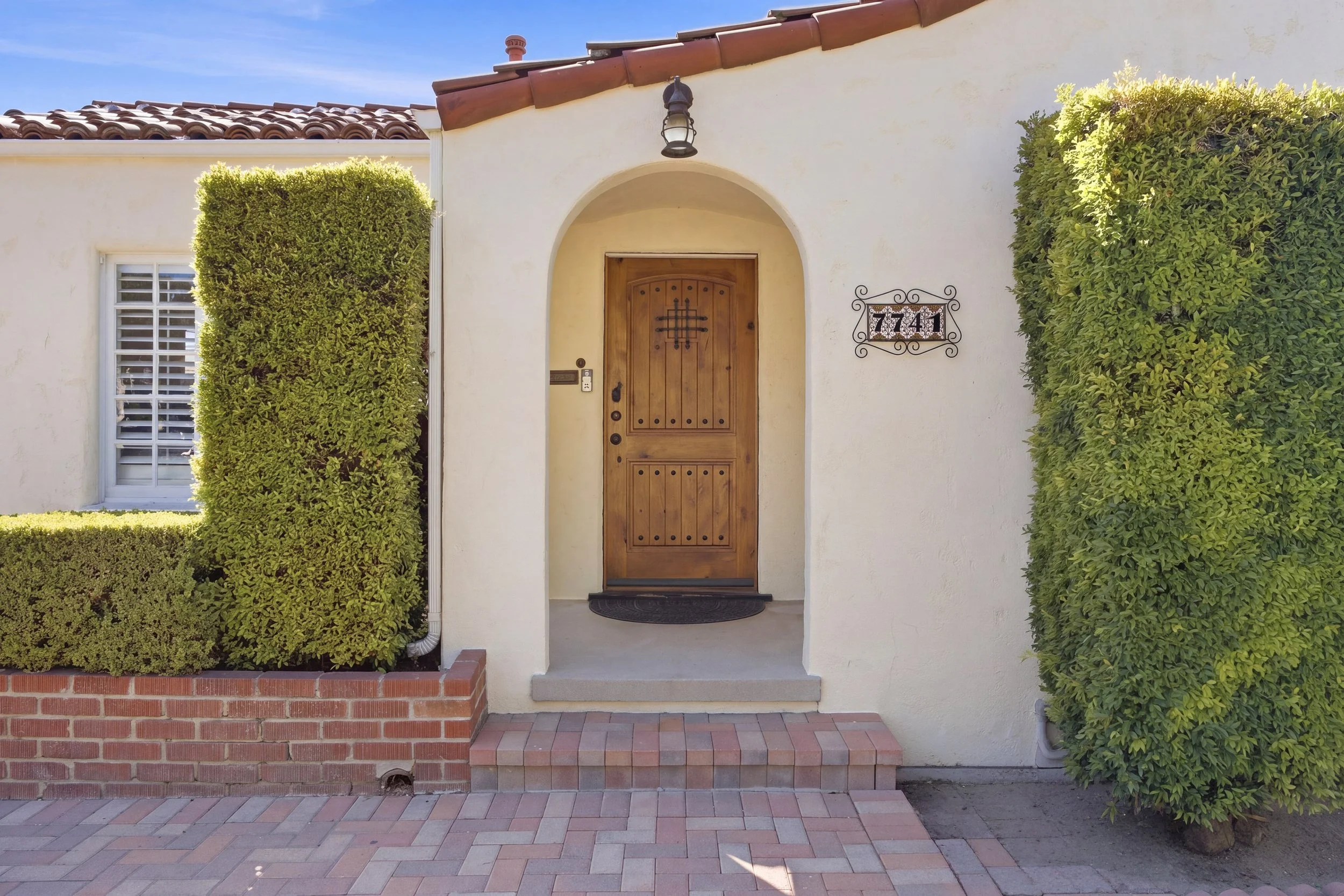 04-7741-friends-ave-whittier.jpg