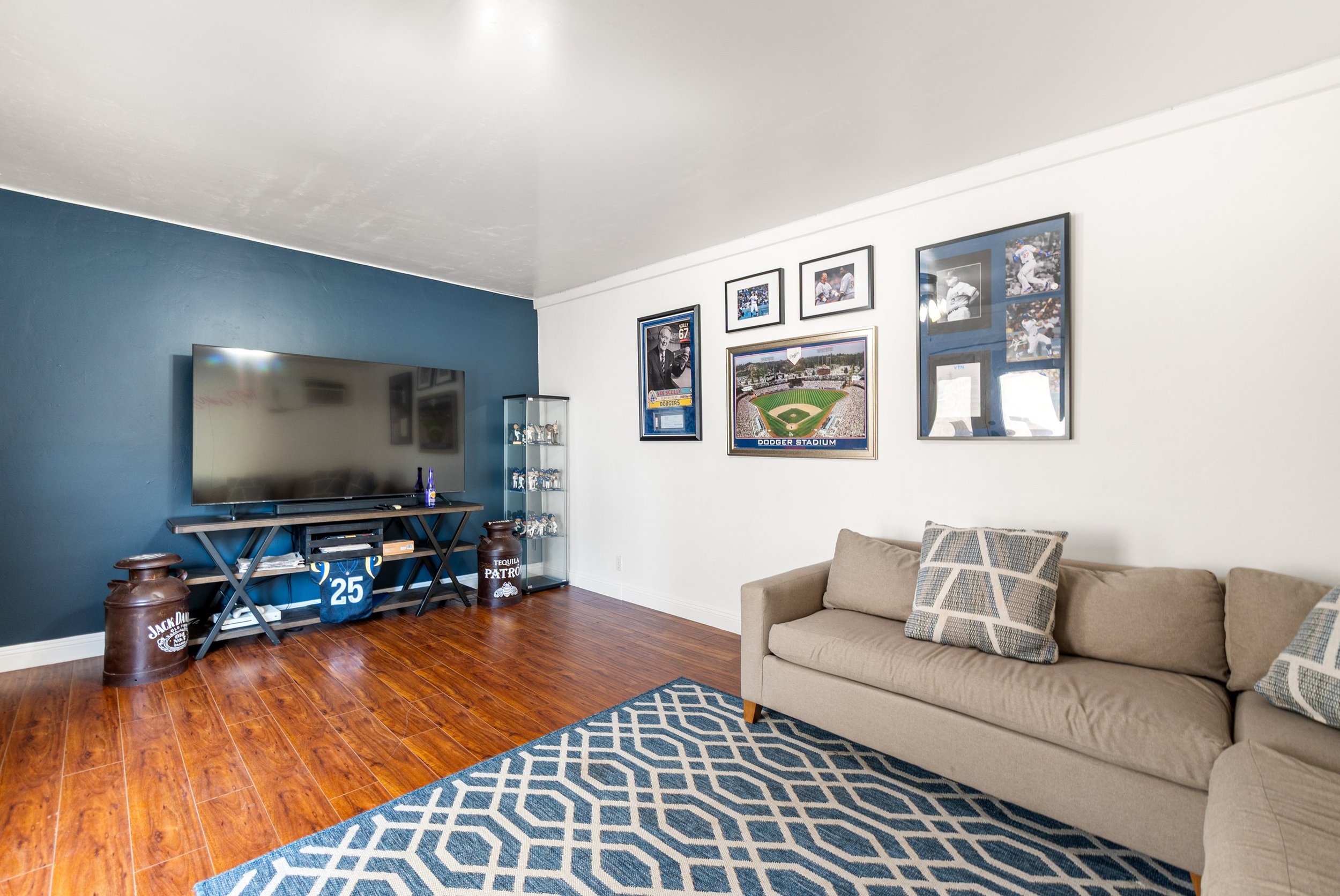 39-7741-friends-ave-whittier.jpg