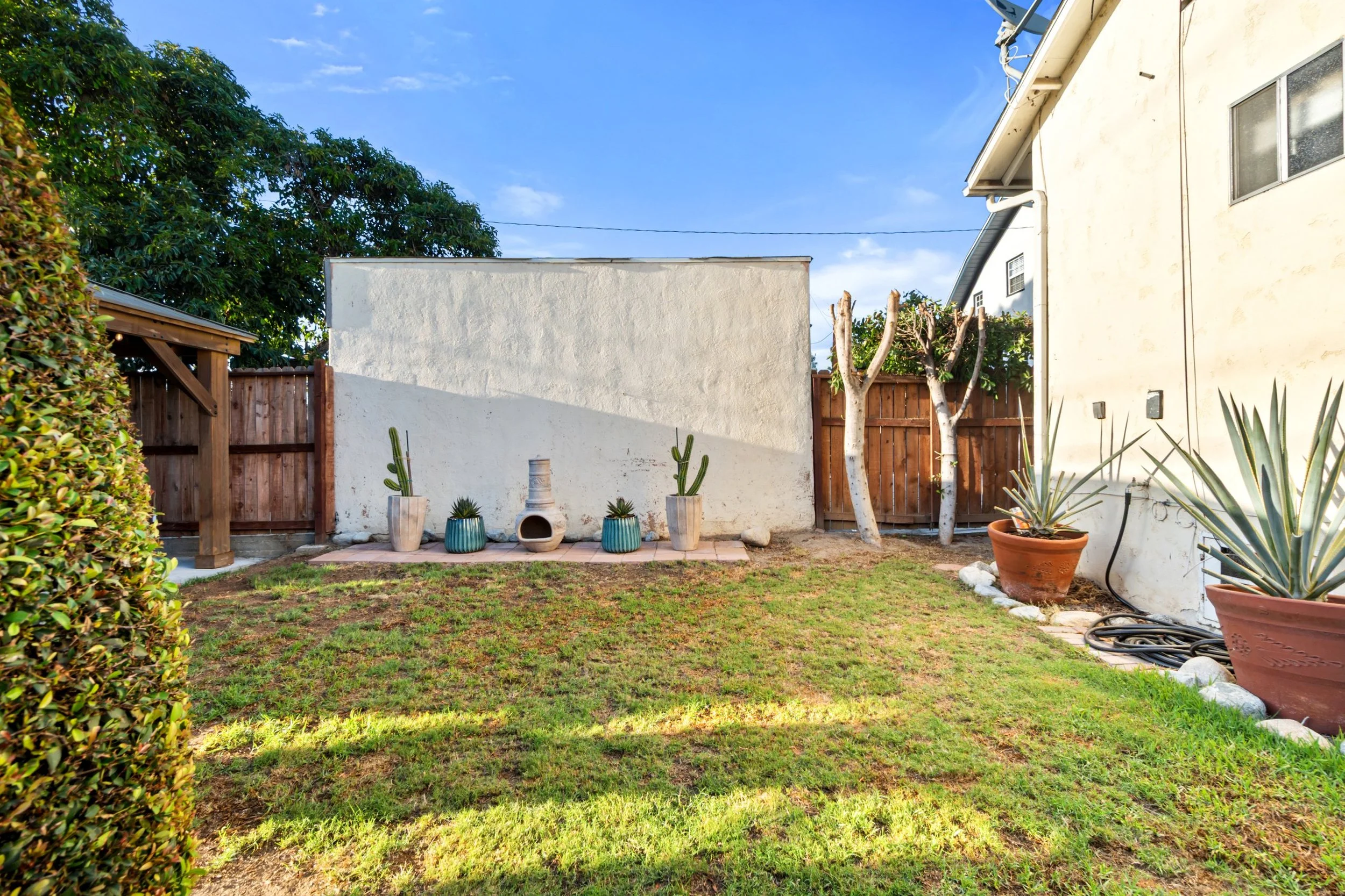 49-7741-friends-ave-whittier.jpg