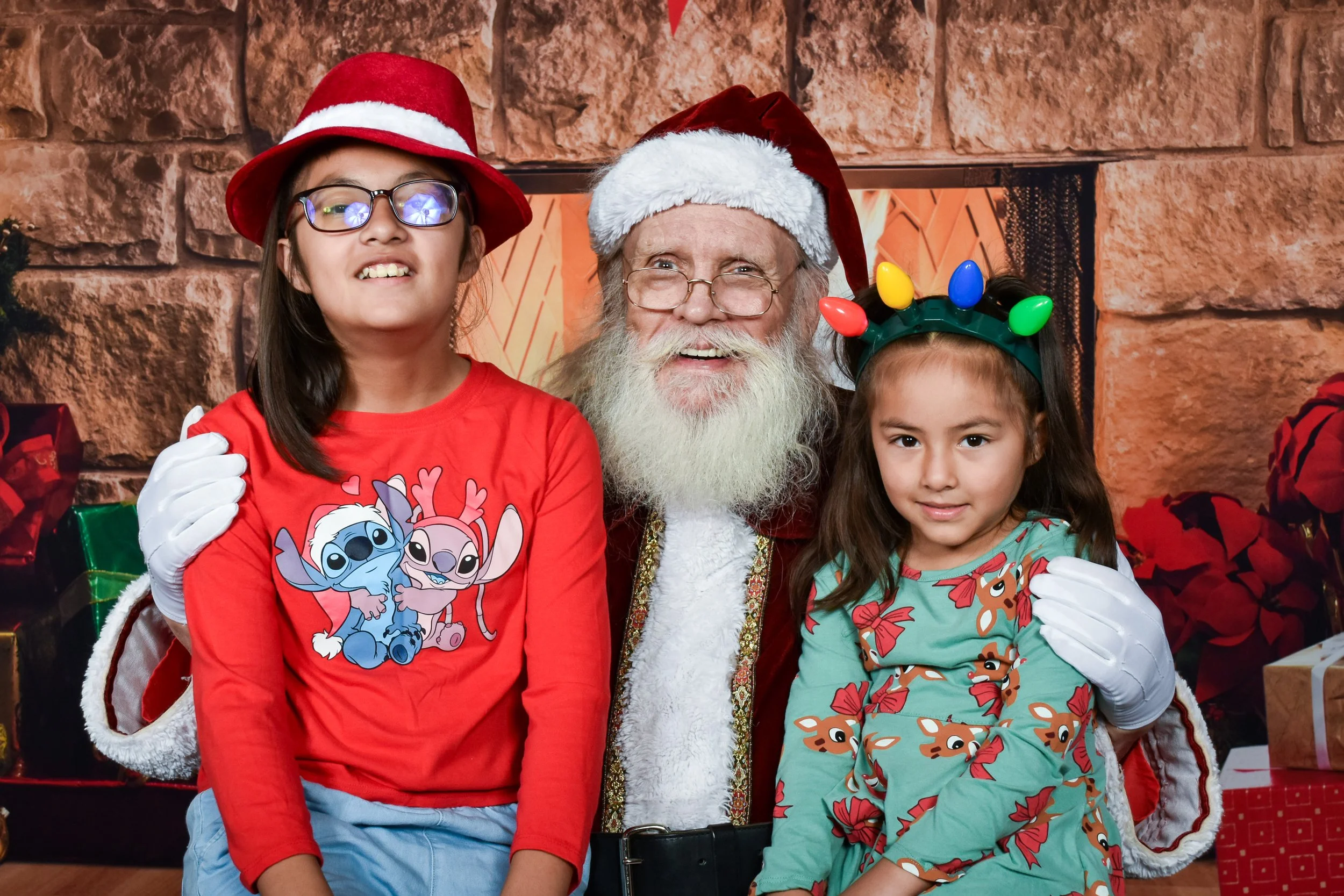 Team Remo Photos with Santa 2025 - Hernandez Family 2.jpg