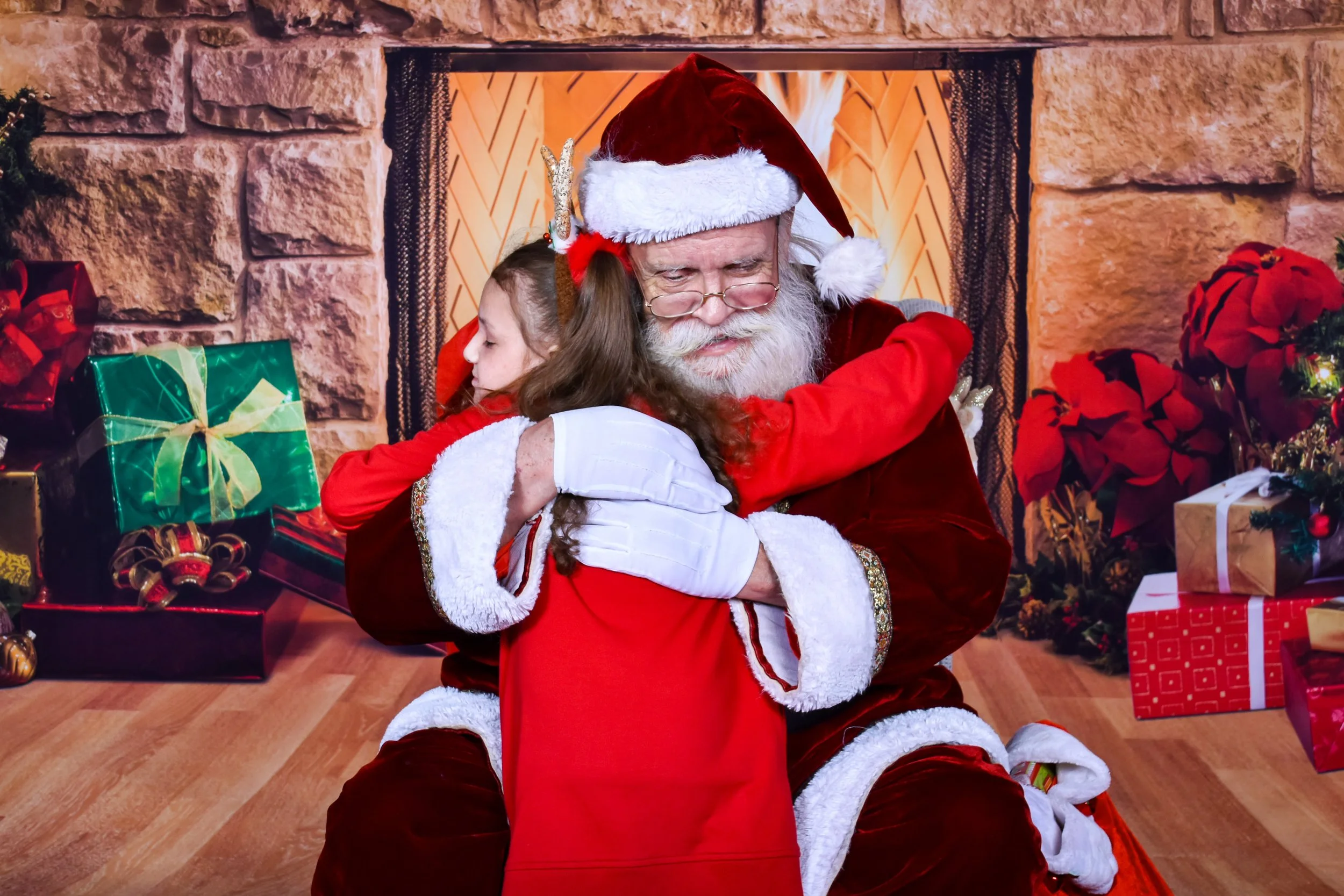 Team Remo Photos with Santa 2025 - Kamila 1.jpg