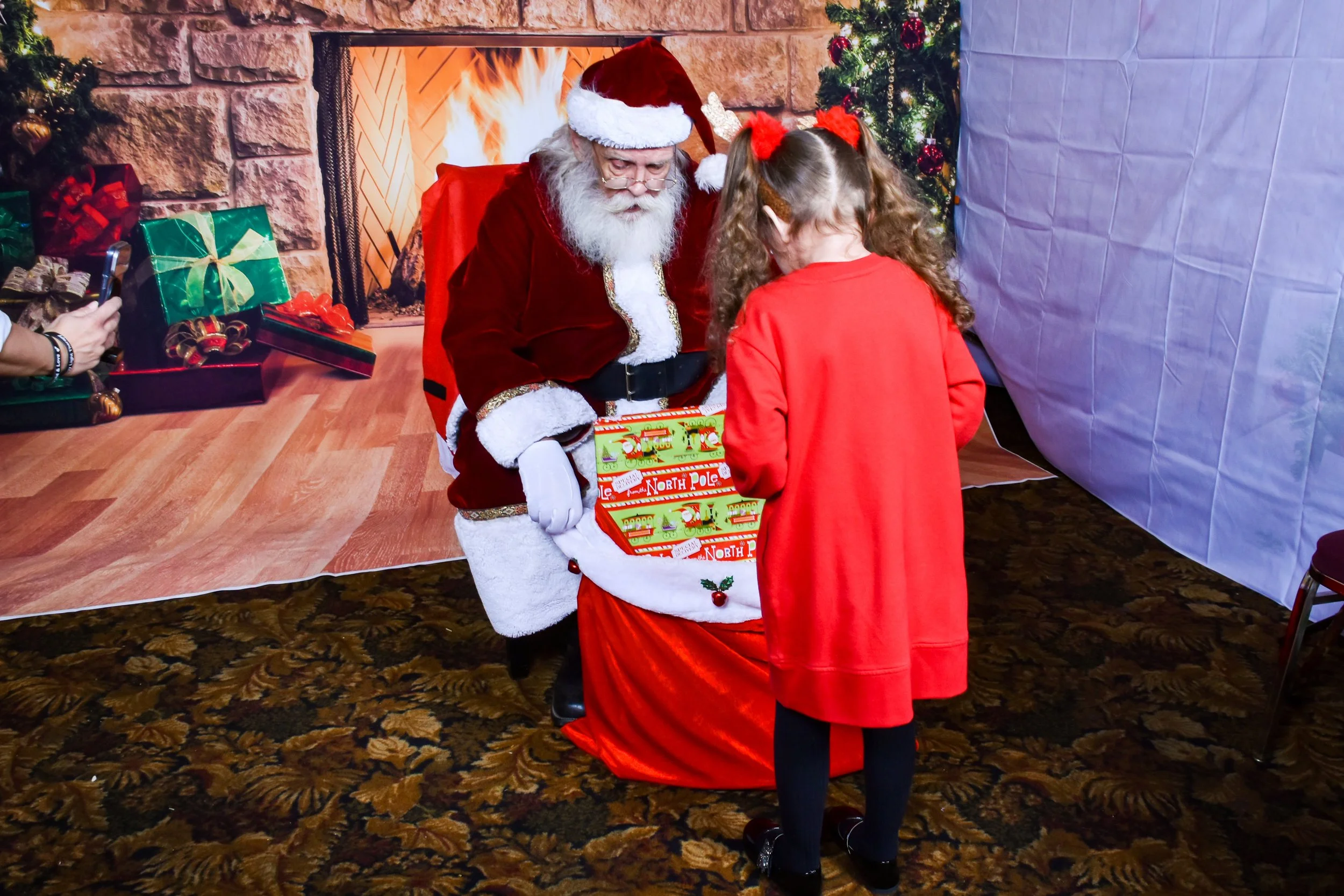 Team Remo Photos with Santa 2025 - Kamila 2.jpg