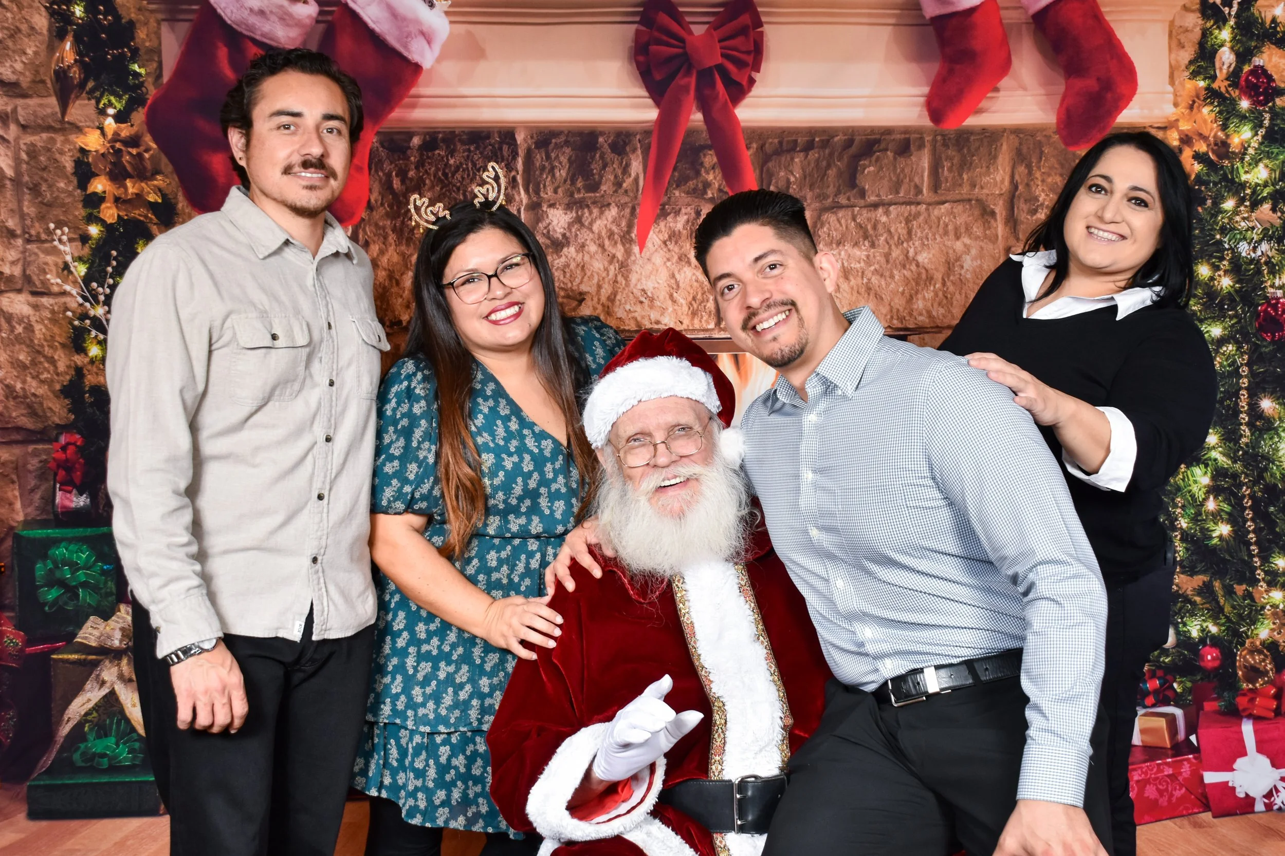 Team Remo Photos with Santa 2025 - Team.jpg