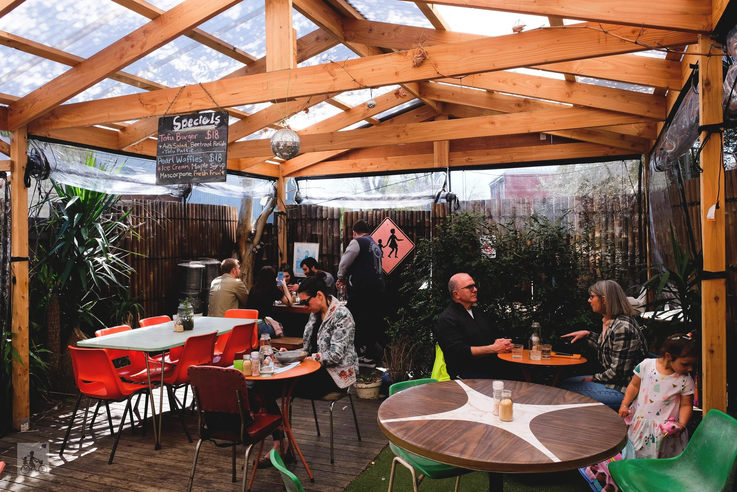 pearl oyster, thornbury - mamma knows north-1.jpg