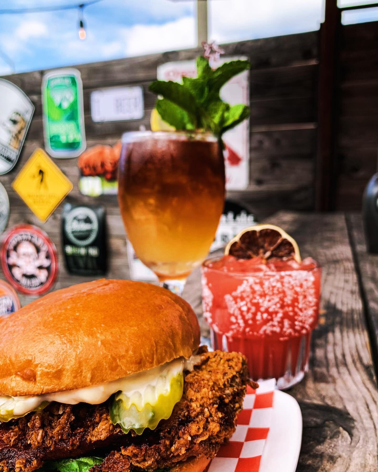 Chicken sandwiches and cocktails✊
Come drink the fall menu👅
Don&rsquo;t be thirsty