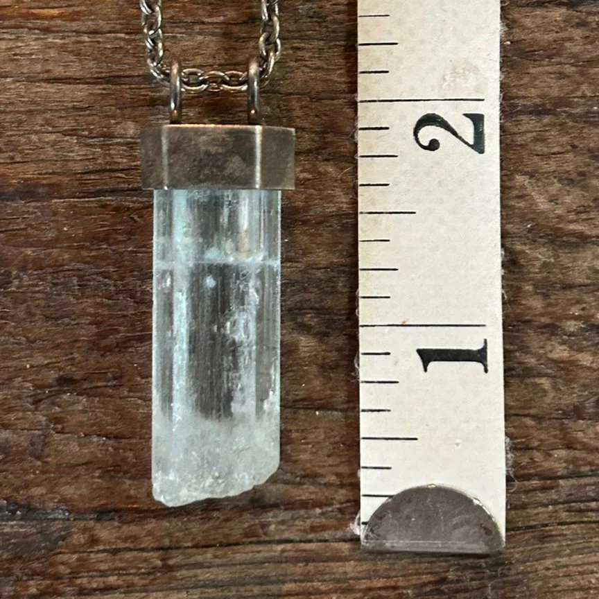 roseblack_2025_aquamarine_ruler.jpg