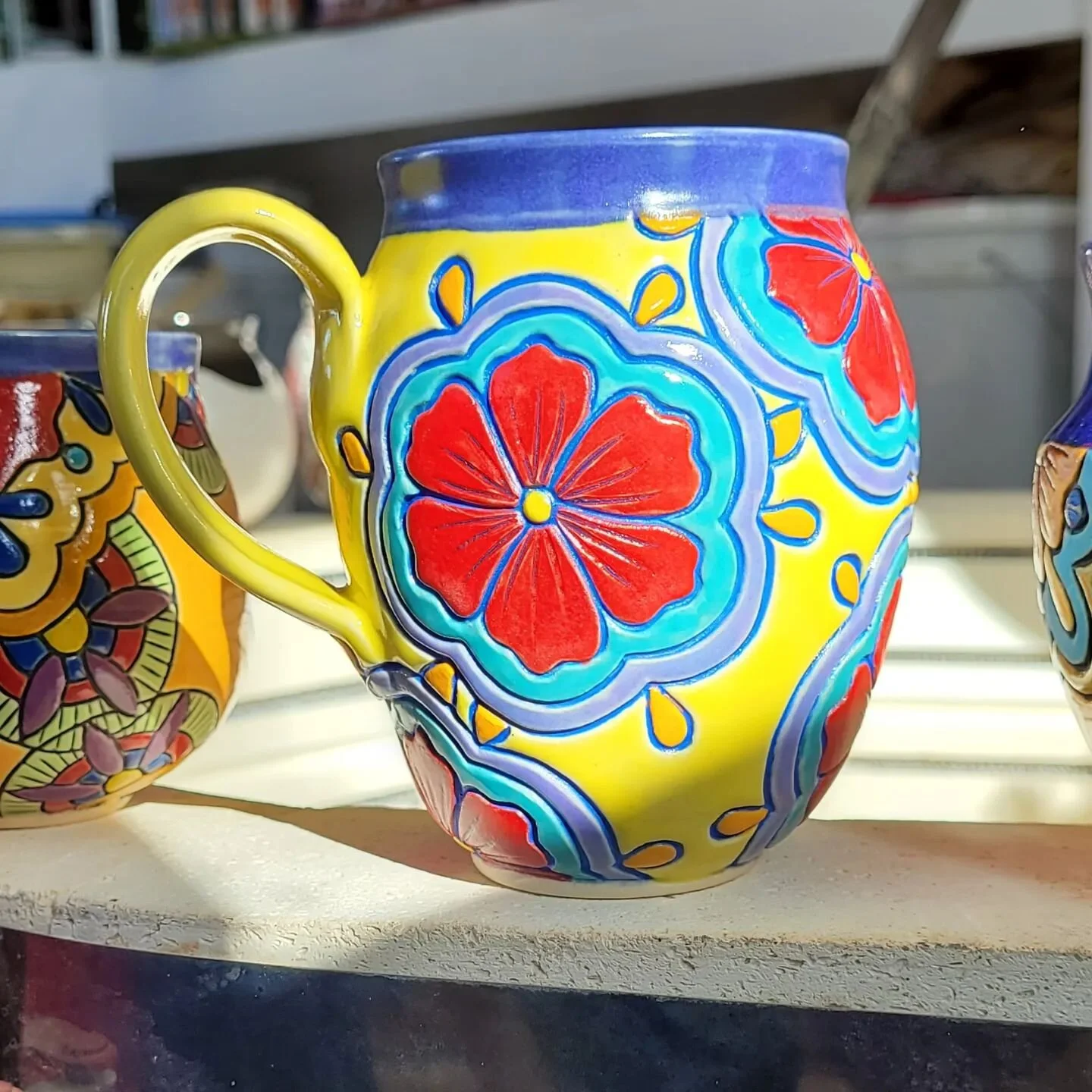 No filter needed. These pots are exactly how I imagined them 
❤️👌
Turn on this posts reminder for Friday's Update!
.
.
.
#sunshine #tedious #talavera #pattern #makersofinstagram #pottery #ceramics #clay #colorpop #colorblock #bright #spring #studio 