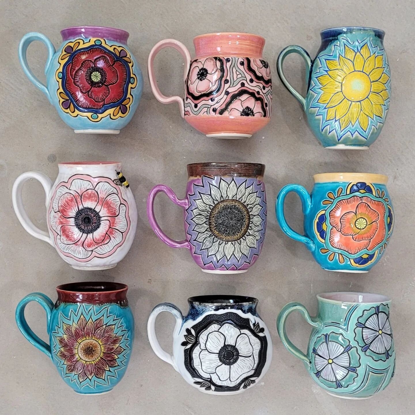 Real Flowers with names vs. Made-up Fakey Flowers...which do you prefer? Let me know in the comments 👇👇👇 I'm ready to get started on the next batch!
.
.
.
#sunflower #carve #color #floral #mug #mugshot #poppy #anemone #morningglory #illustration #
