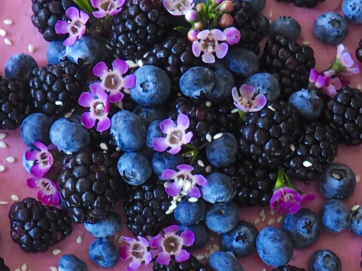 BERRY VANILLA OVERNIGHT OATS
