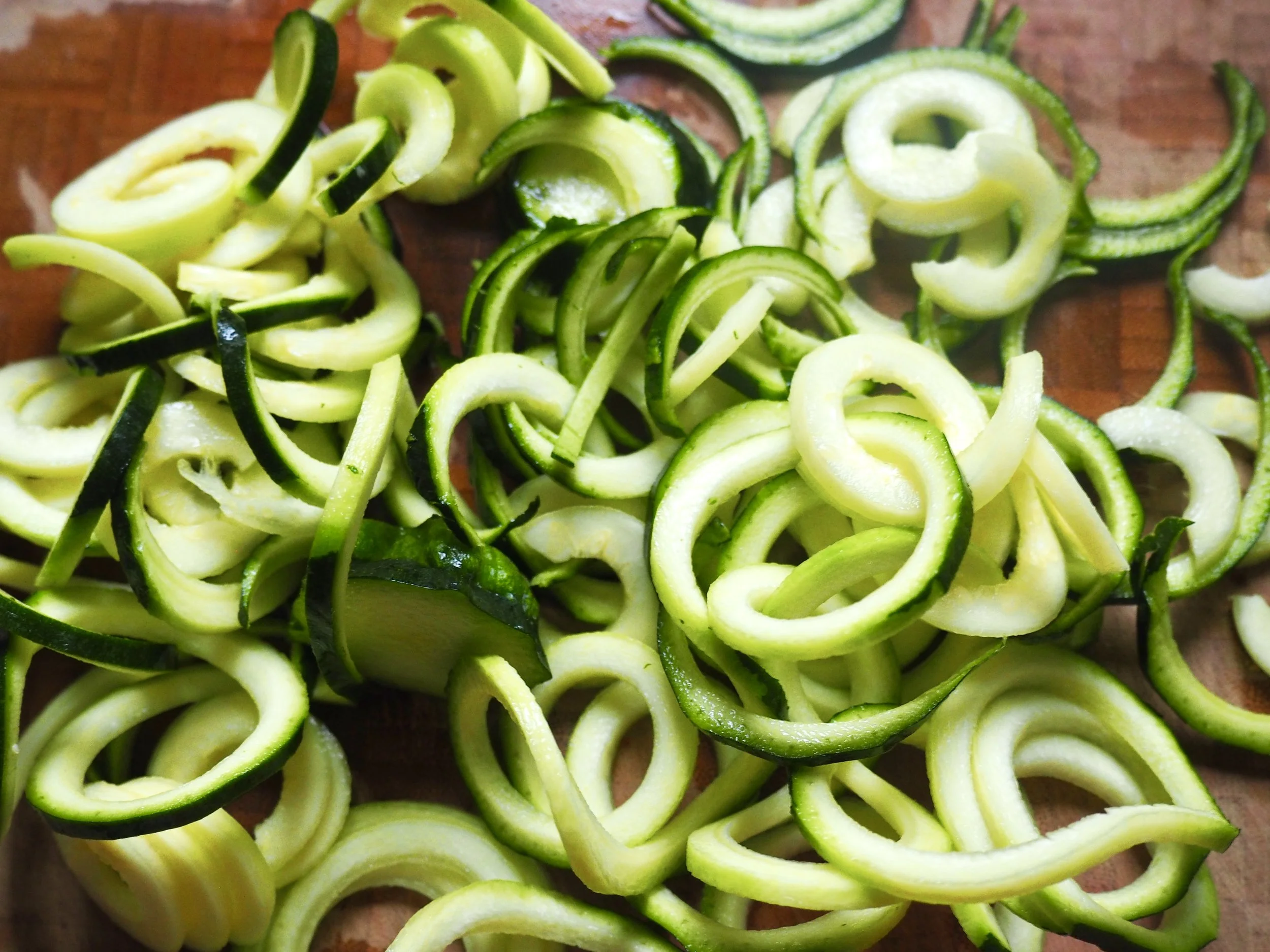 TOMATO BASIL ZOODLES
