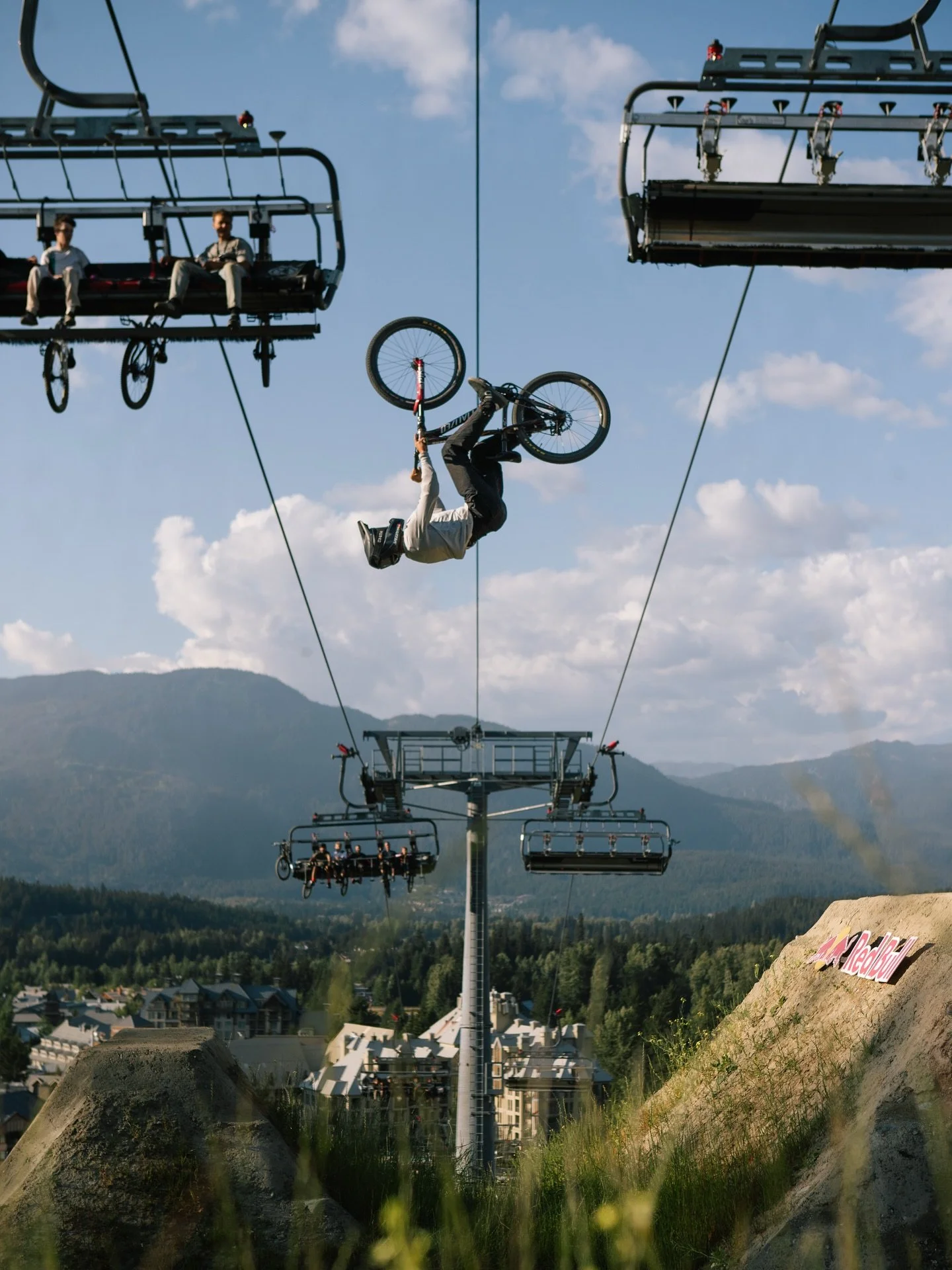 JOYRIDE ✨ Every once in a while, it all just clicks.

This was one of those moments&mdash;same angle, same setup, different riders mid-air, each bringing their own style. The symmetry, the sky, the rider landing perfectly in the centre&hellip; I knew