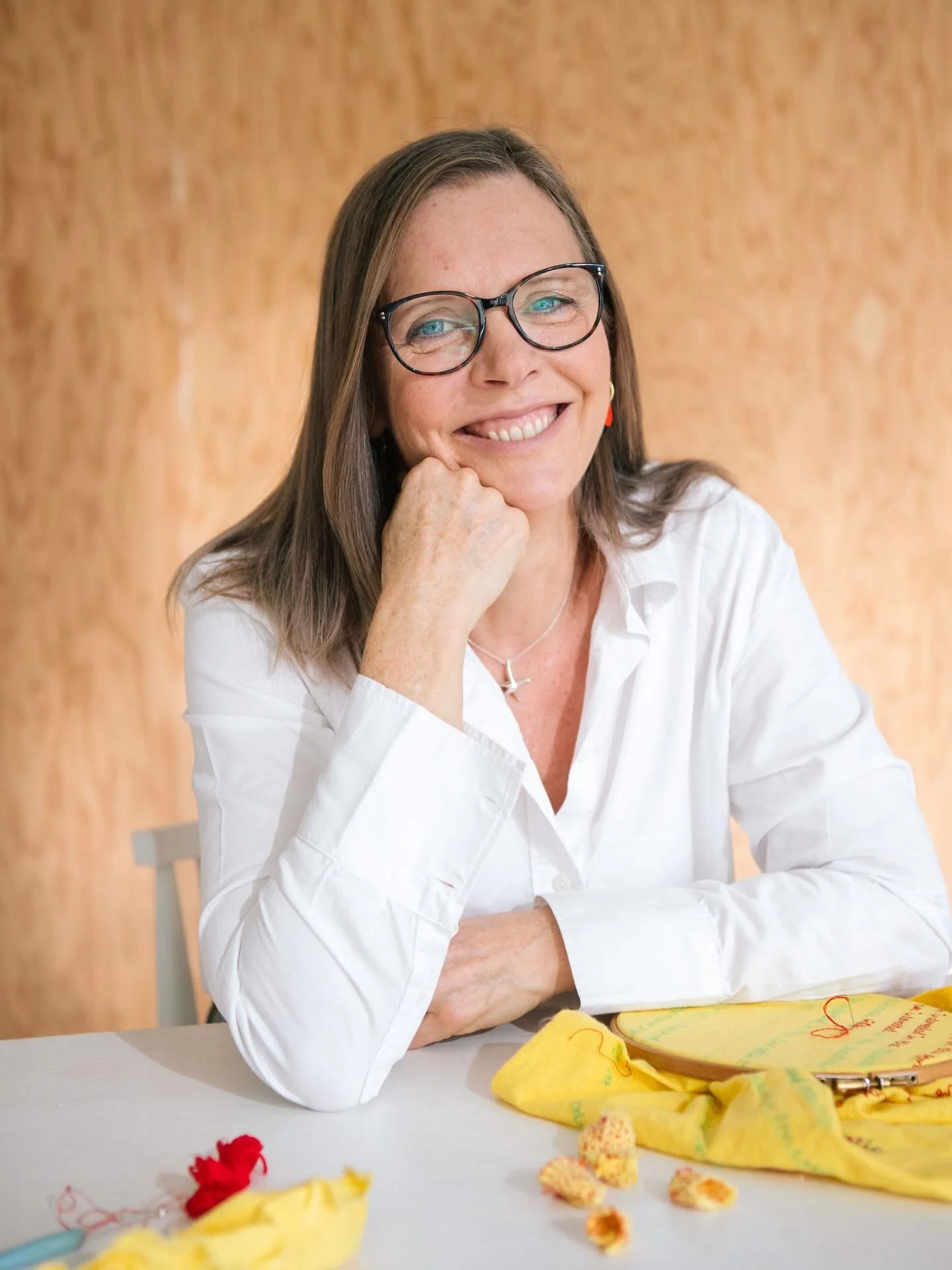 MUM ✨ I only get to see my mum once, maybe twice a year if I&rsquo;m lucky. So when she was here last year, getting to photograph her felt really special.

In her element. Doing what she does best. Fully herself.

She&rsquo;s an artist, academic, and