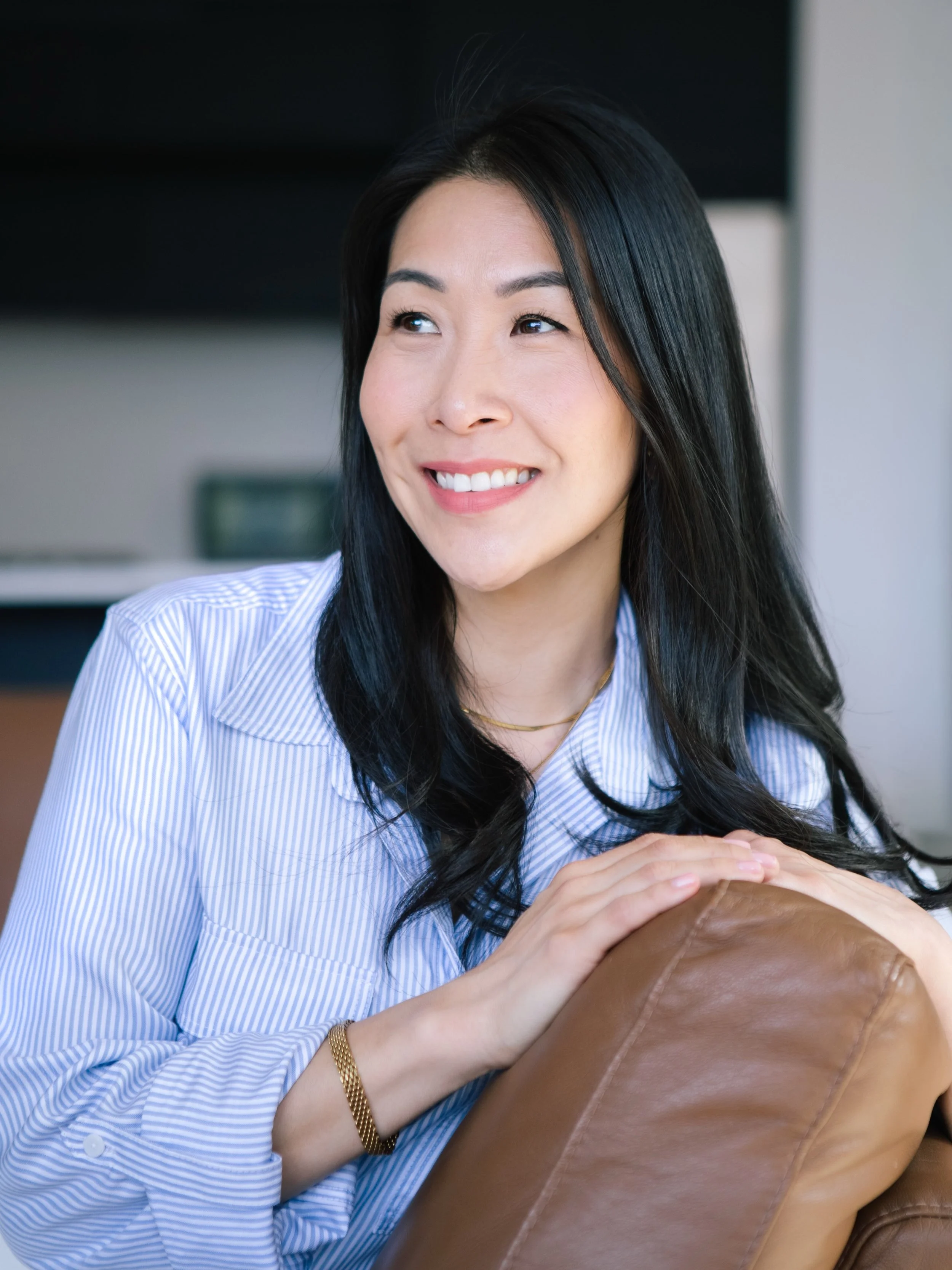 DIRECTION ✨One of the things people tell me most often before a portrait session is that they&rsquo;re awkward in front of the camera.

Honestly, I think almost everyone feels that way.

My job isn&rsquo;t to ask you to perform. It&rsquo;s to create 