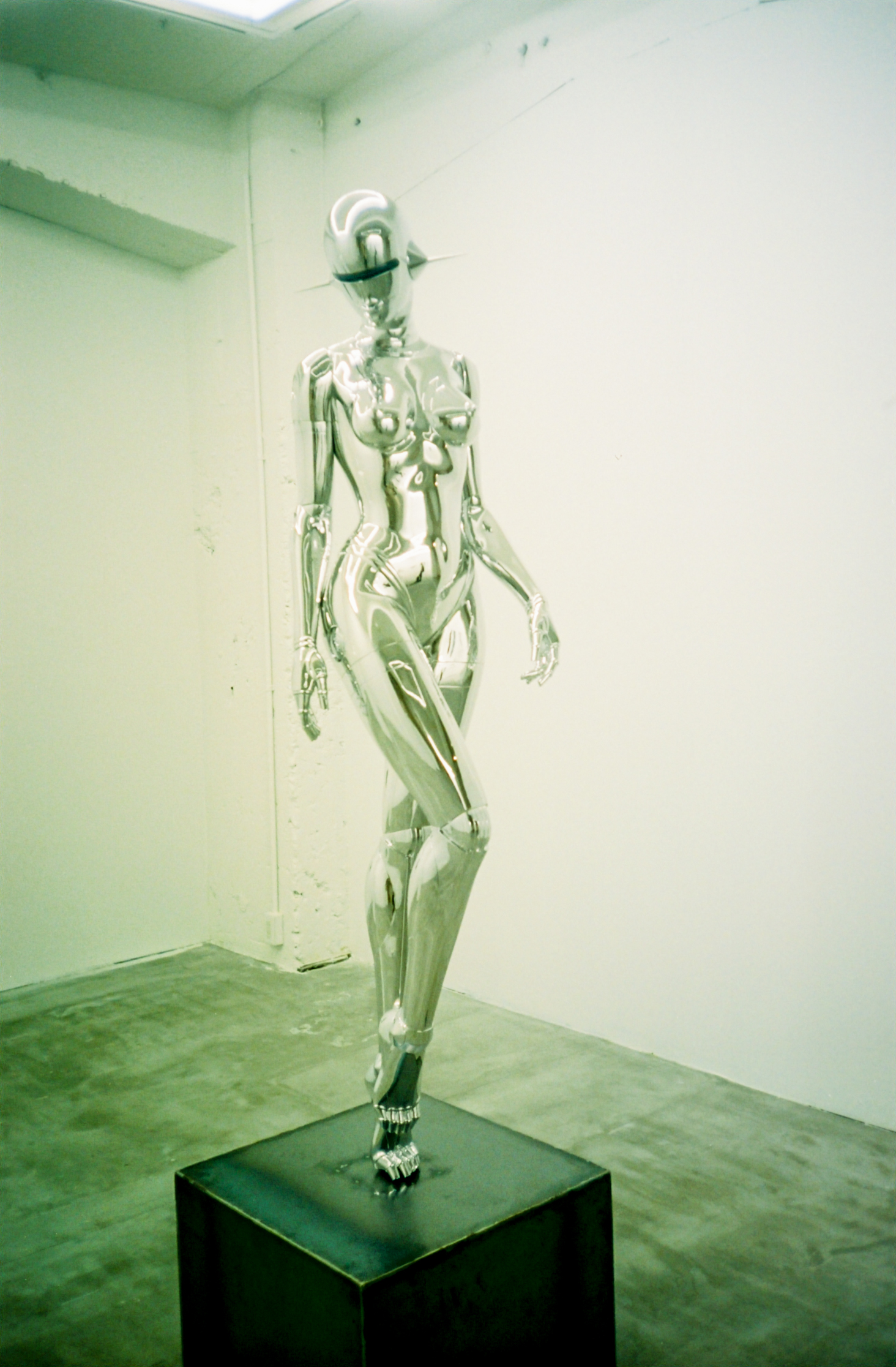 852400-R1-35A.jpg