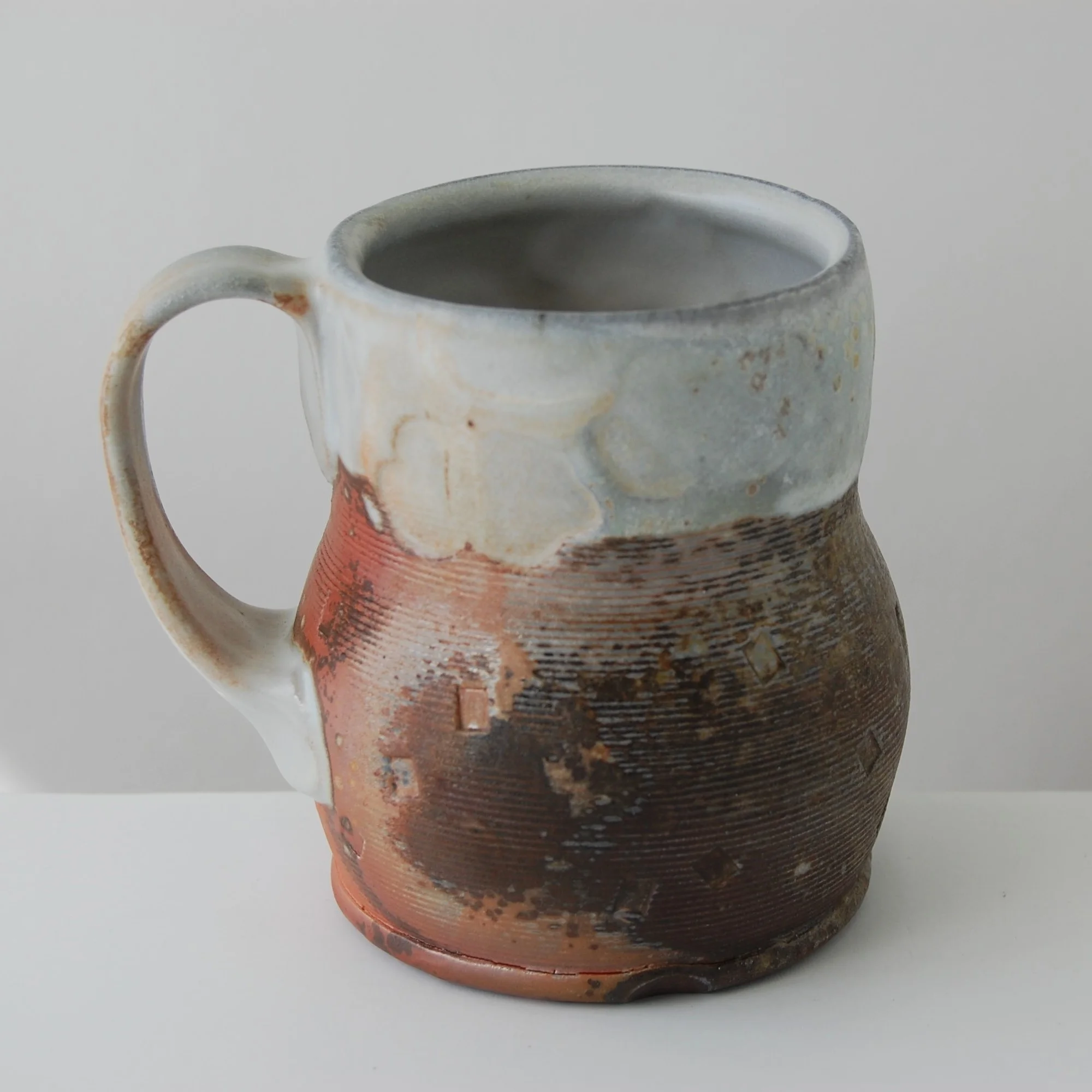 Curvy cup
