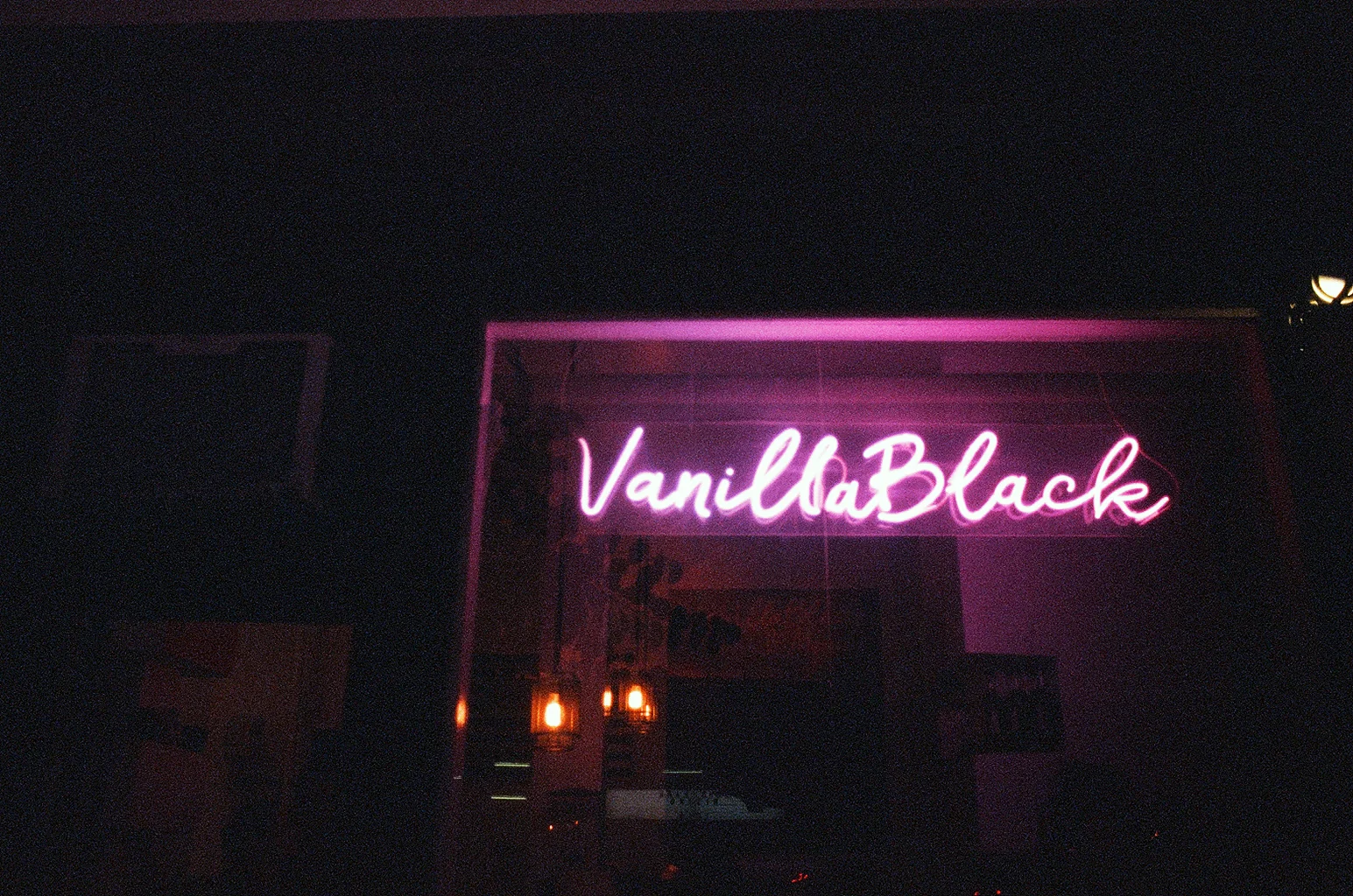 VanillaBlack.jpg
