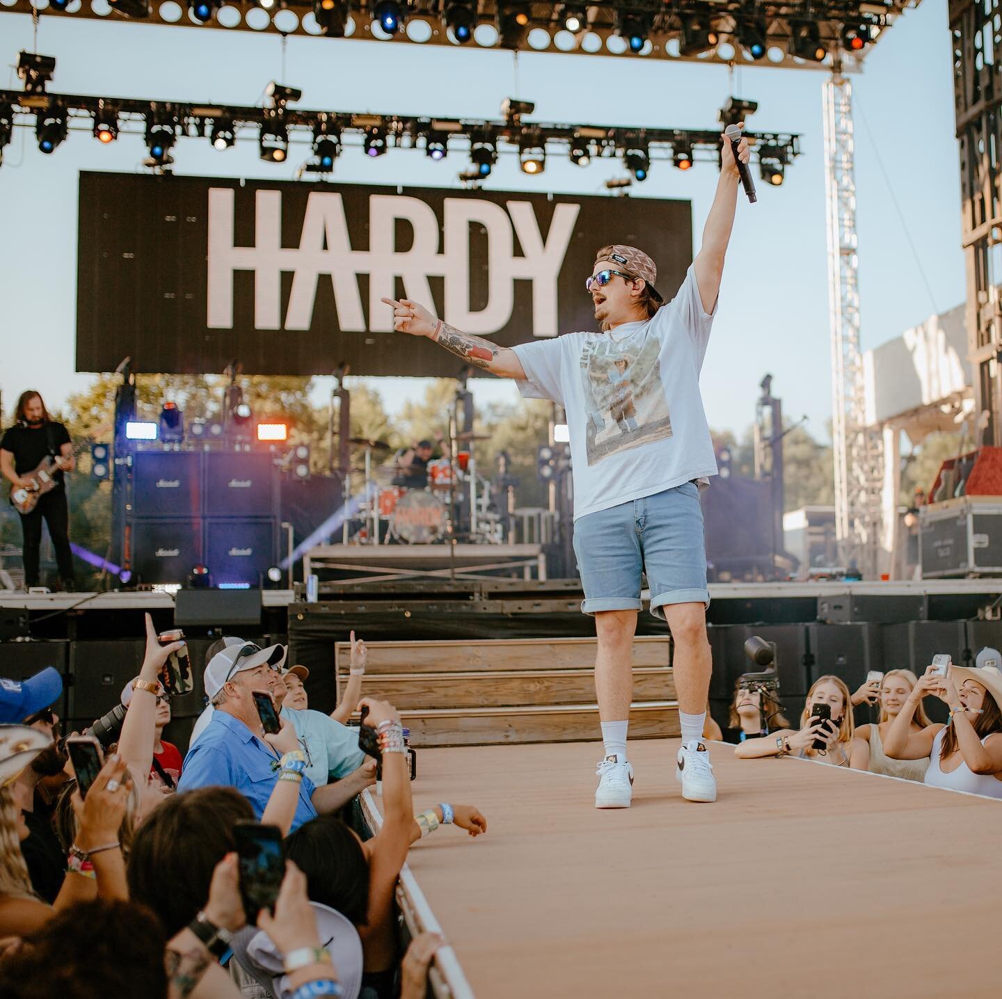 If I haven&rsquo;t texted you back I am SORRY and I WILL but I am busy shooting a music festival with my friends! Which is a wild feeling! And weird! And scary! But so good to be back!!! Here&rsquo;s @hardy at @countryjamusa in Eau Claire a few minut