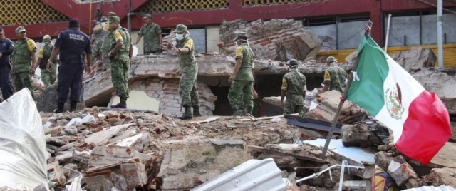 170908-mexico-earthquake-damage-ew-1205p_b55c4fd2fa30ee7f7e80c25aae30897c.nbcnews-fp-1240-520-1024x429-640x480.jpg