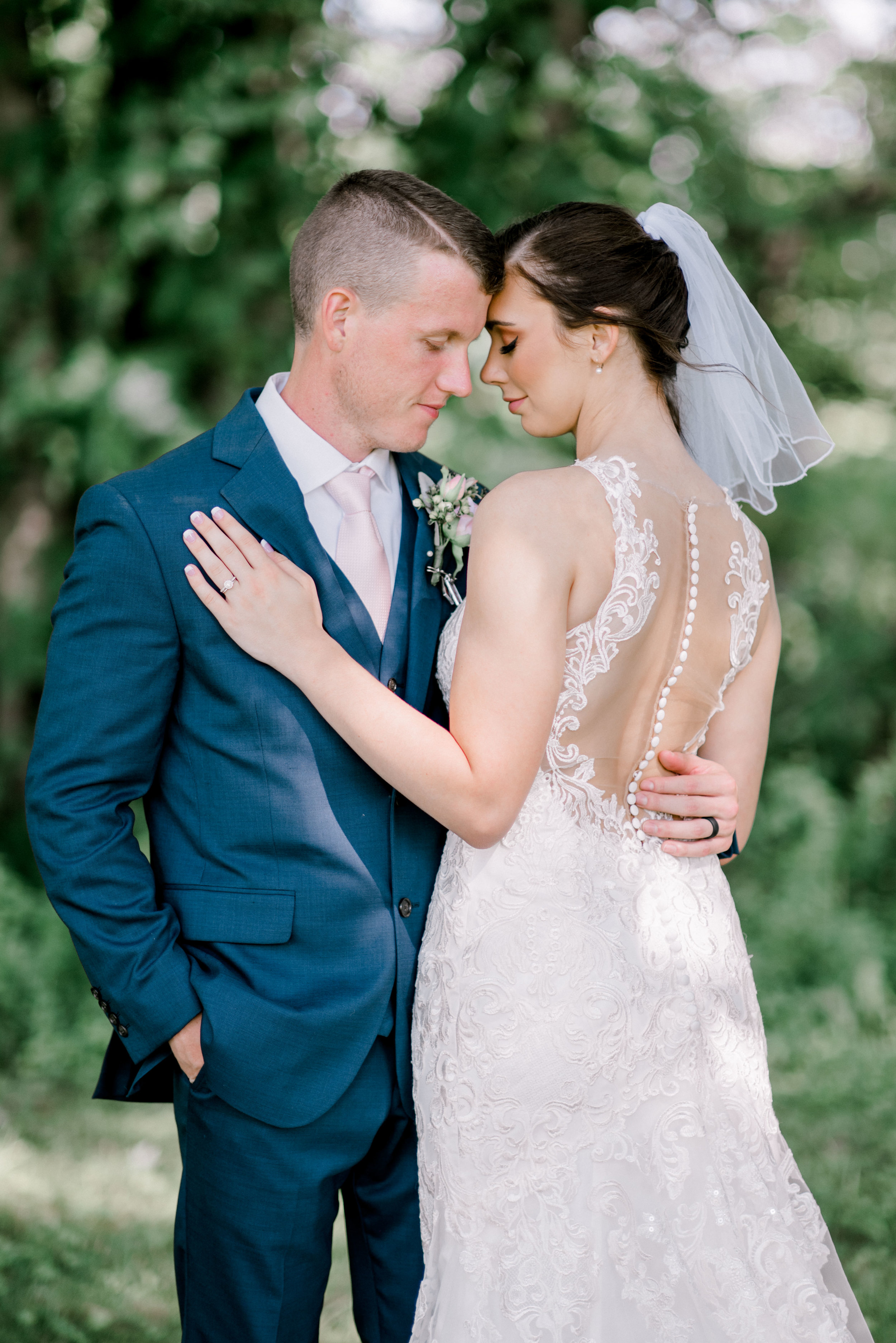 best-wedding-photographer-lexington-couple-portraits