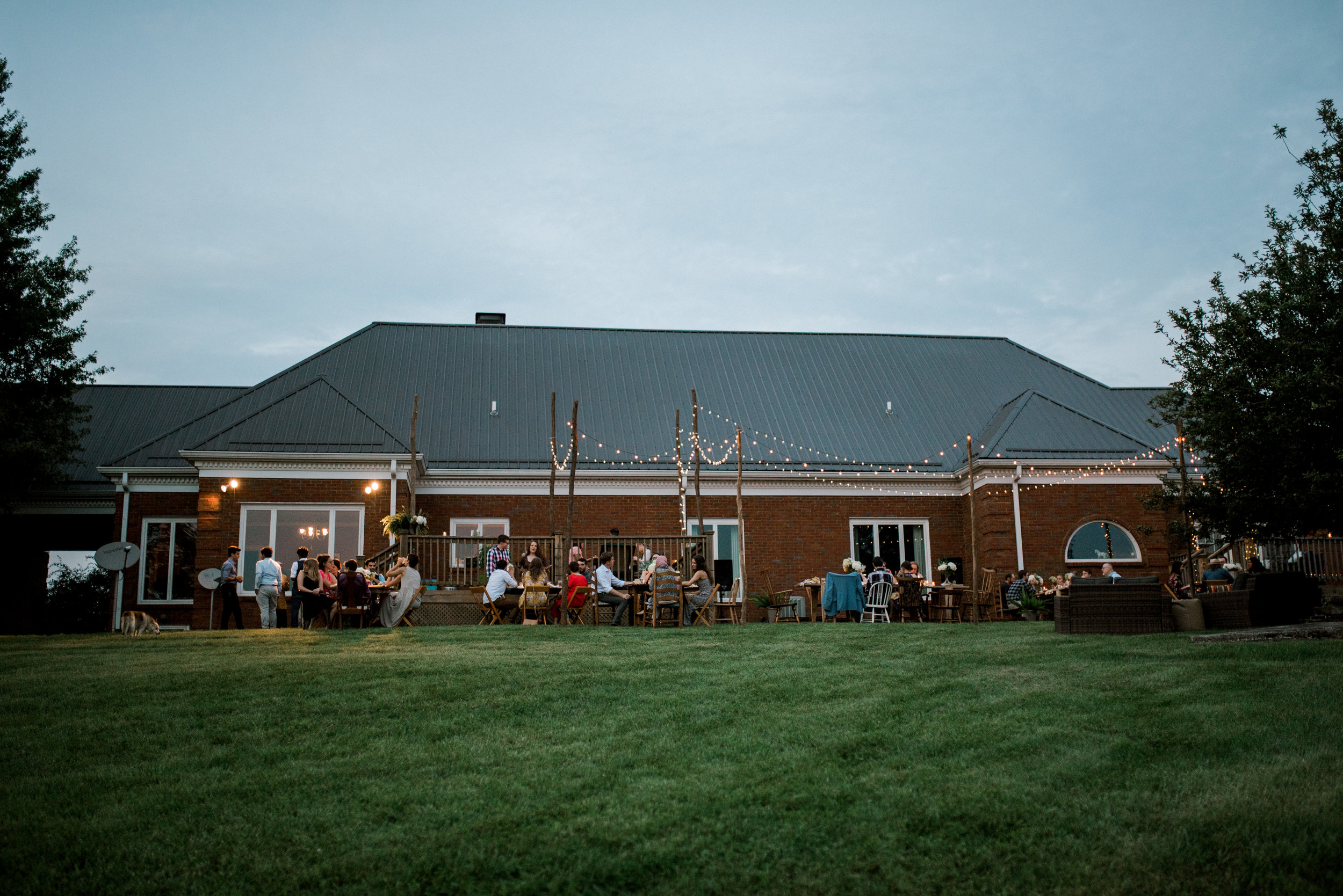 lexington-wedding-photographer-backyard-reception
